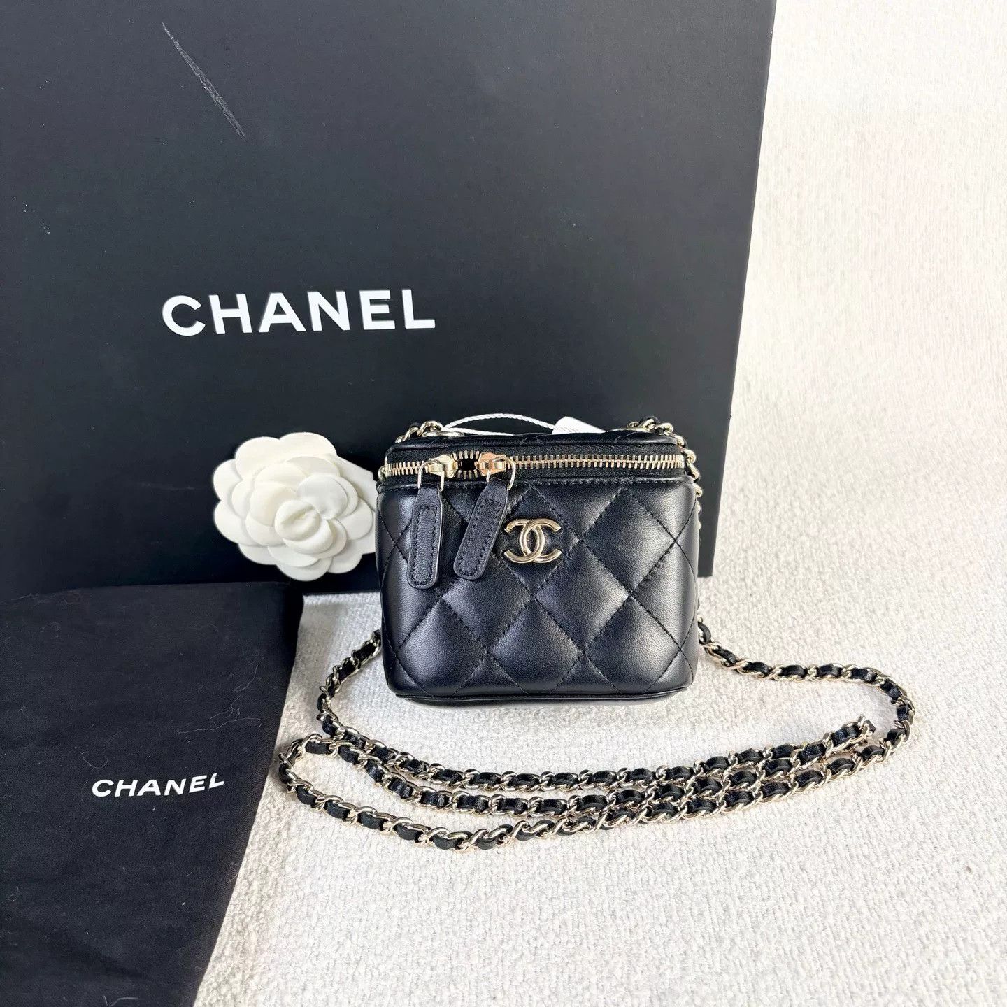 Chanel Pre-loved Bag Very good condition Size ONE SIZE - 1 Thumbnail