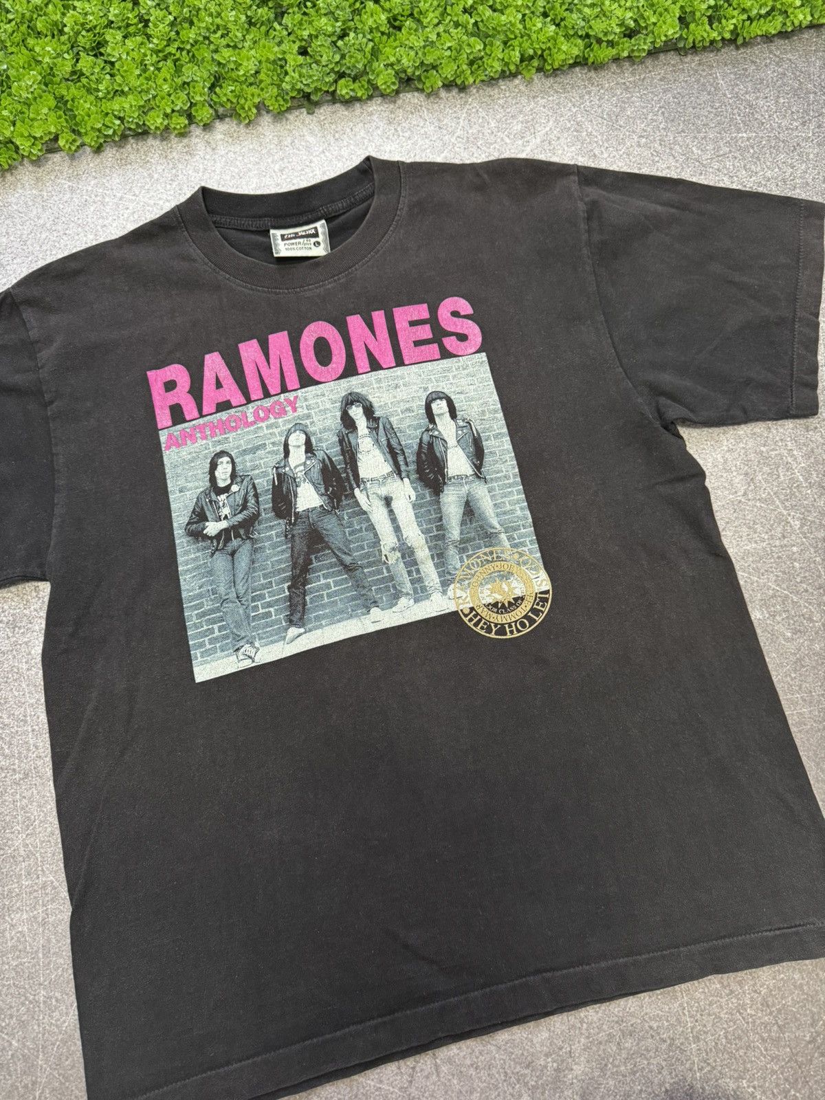 Band Tees VINTAGE 90S RARE RAMONES HEY HO Lets GO TOUR T SHIRT Rock Size US L / EU 52-54 / 3 - 13 Thumbnail