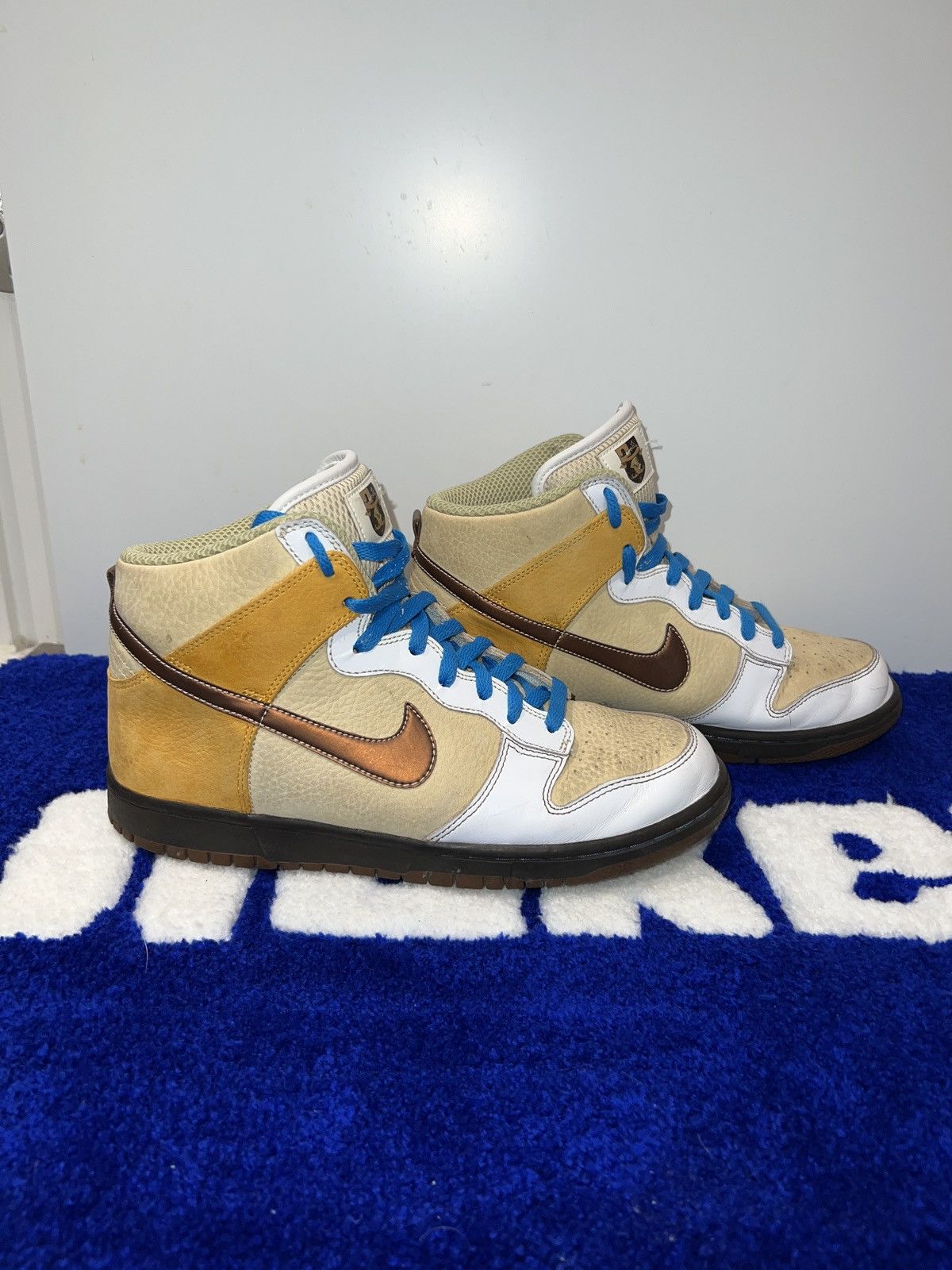 Nike × Vintage Nike Dunk High Premium Vegas Gold 2006 Size US 10 / EU 43 - 1 Thumbnail