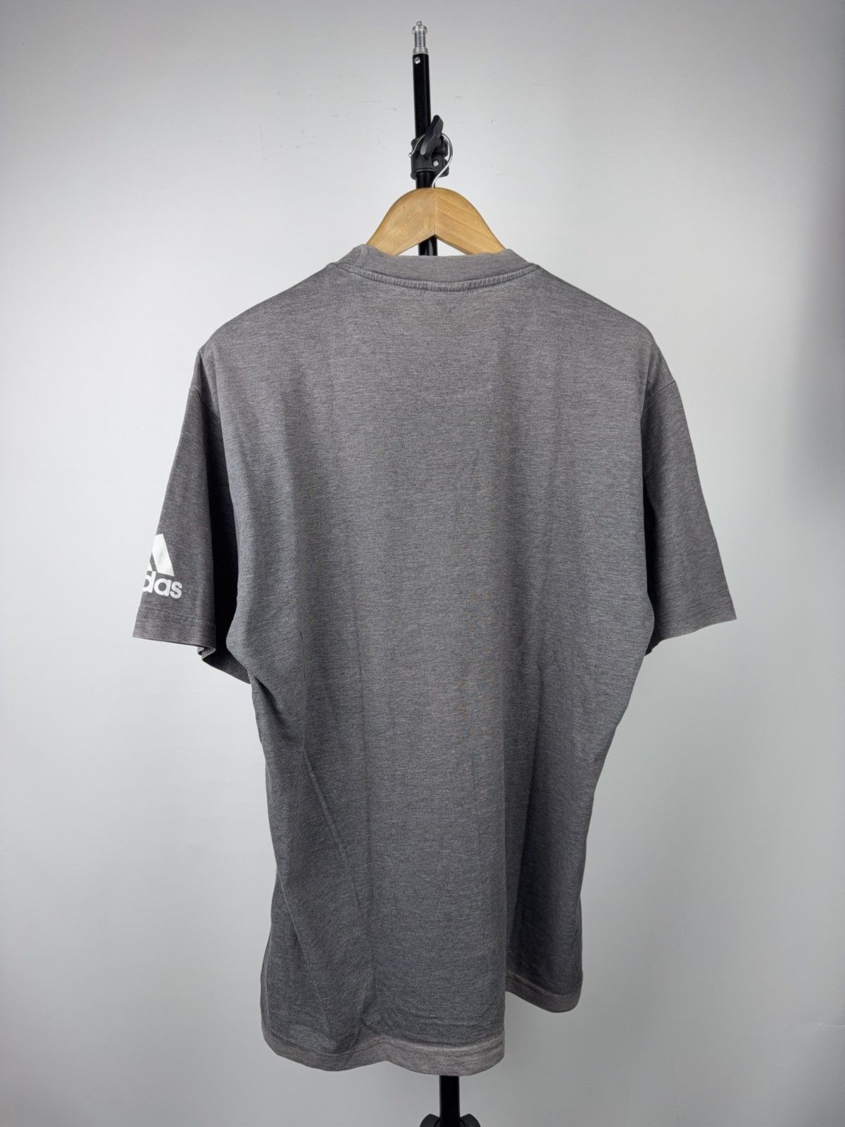 Adidas 90s Retro adidas Faded Grey Logo T-Shirt Vintage Sportswear Size US L / EU 52-54 / 3 - 11 Thumbnail