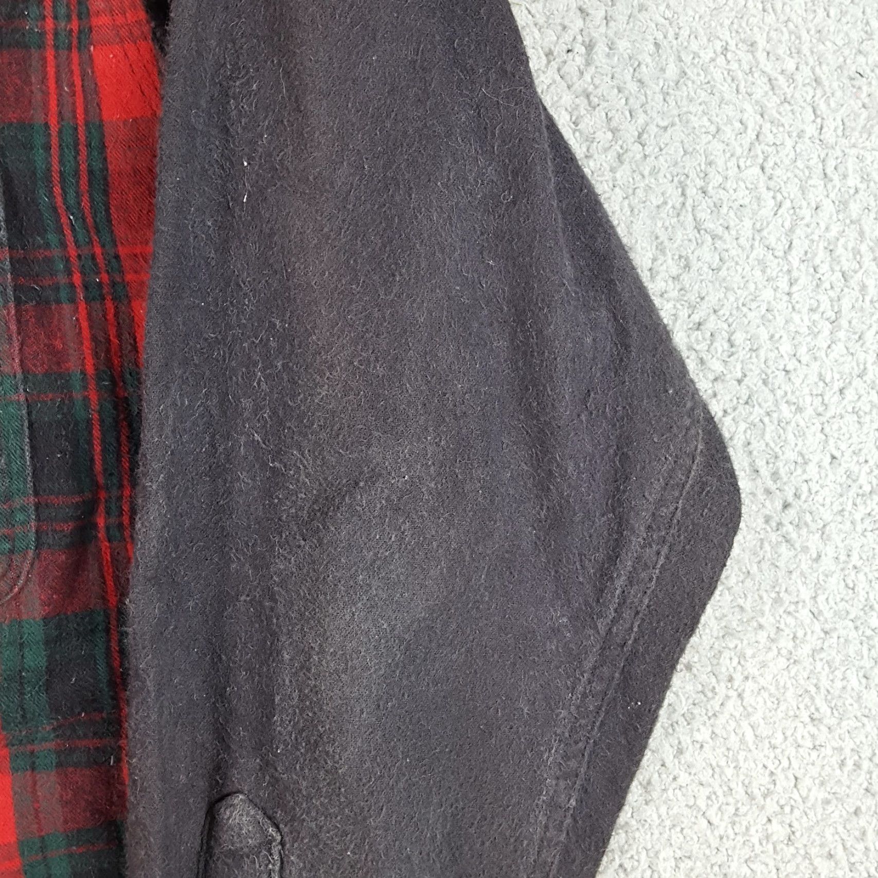 Vintage VINTAGE Woolrich Button-Up Shirt L Mens Plaid Woolrich Lumberjack 90s Red Cotton Flannel Workwear Mens Size US L / EU 52-54 / 3 - 4 Thumbnail