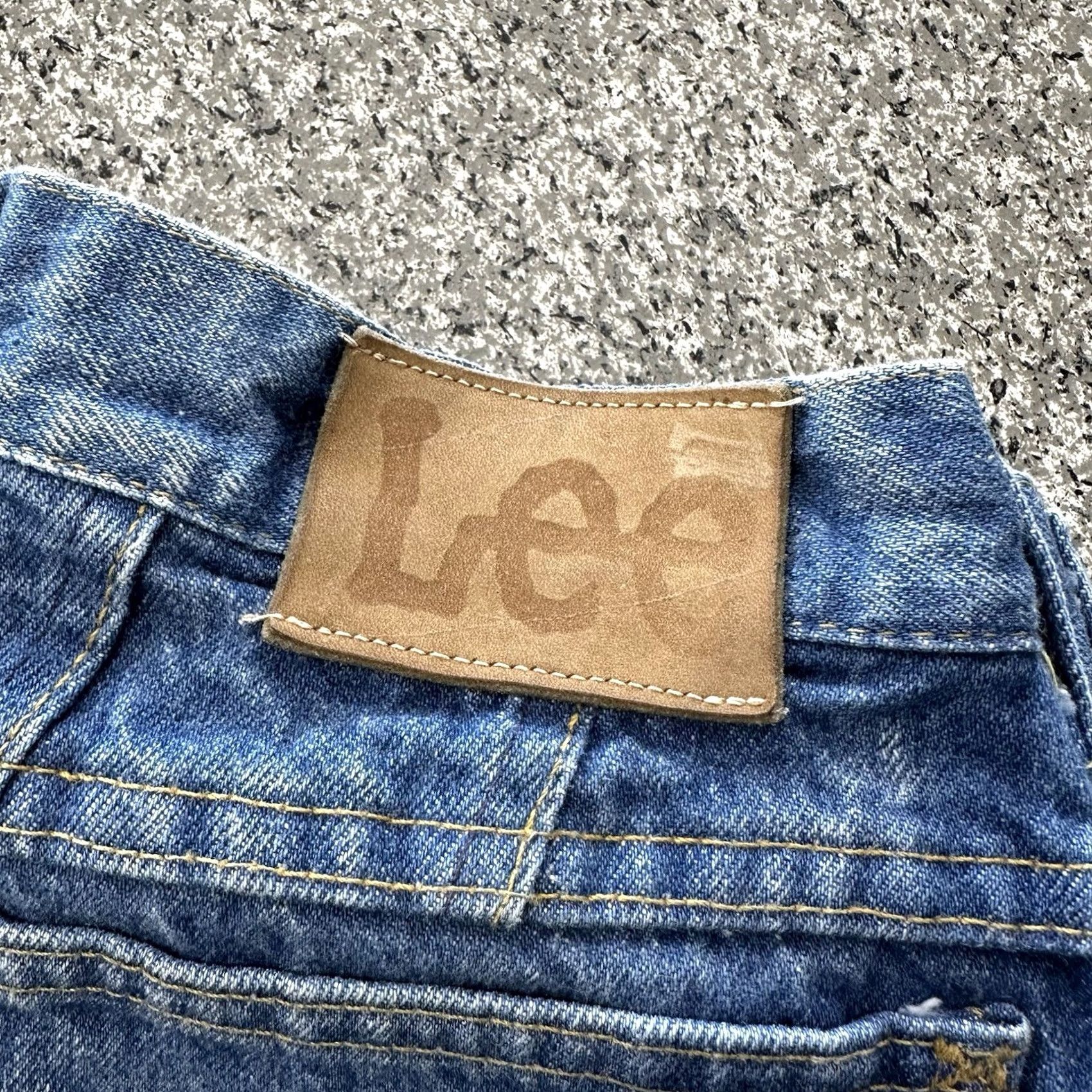 Lee VINTAGE Lee Jeans Womens 14 High Rise 28x29 Mom Fit Denim Blue USA Made 90s, 5-Pocket, Button Zip, Cotton Denim, Regular Size Size 28" / US 6 / IT 42 - 2 Thumbnail