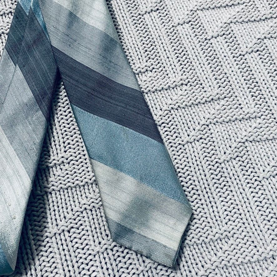 Vintage Vintage gray silver blue ombre silk skinny tie Size ONE SIZE - 2 Thumbnail