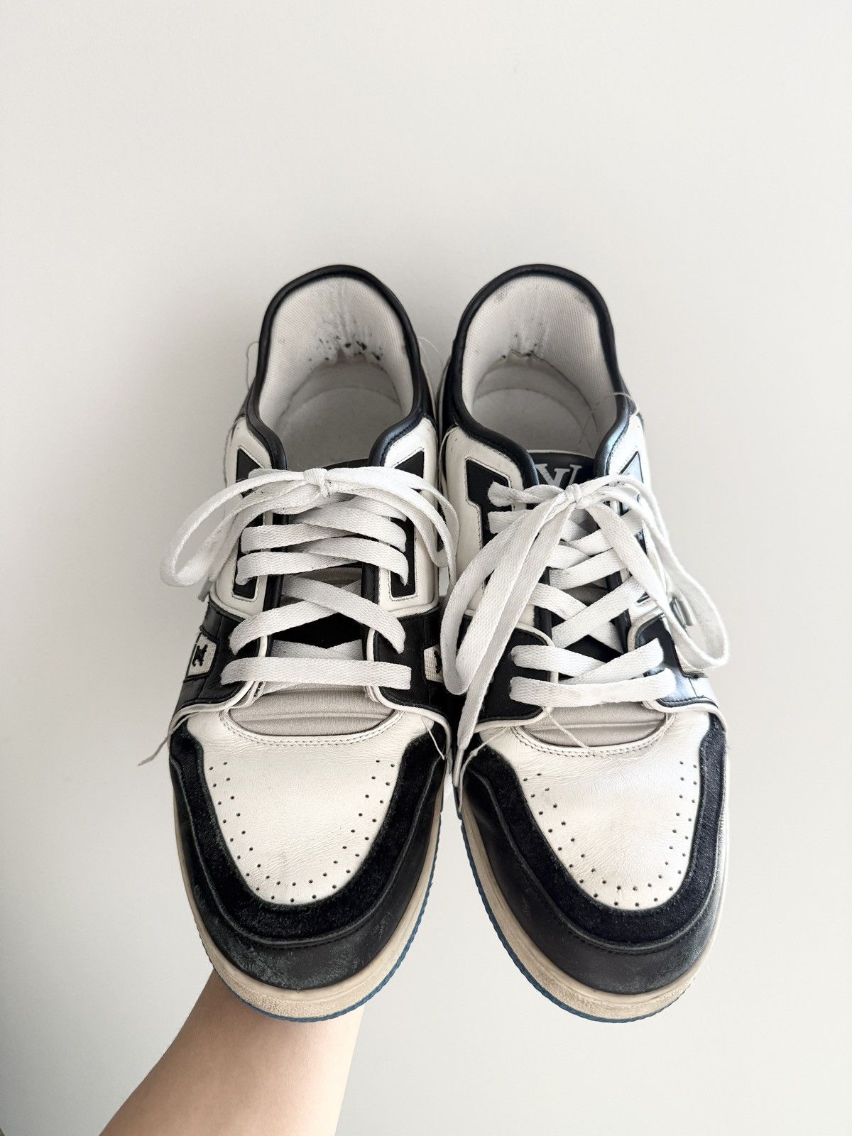 Louis Vuitton STEAL! Louis Vuitton Trainer Virgil Abloh White Black Blue Size US 8.5 / EU 41-42 - 4 Thumbnail
