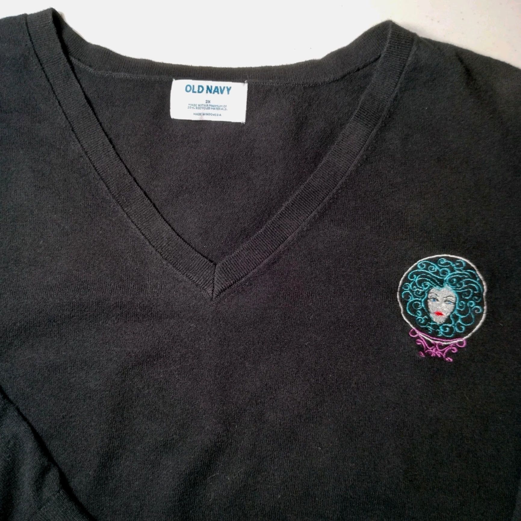 Vintage VINTAGE Haunted Mansion Madame Leota Sweater Women 2X Old Navy Black V Neck Halloween Size XXL / US 16-18 / IT 52-54 - 2 Thumbnail