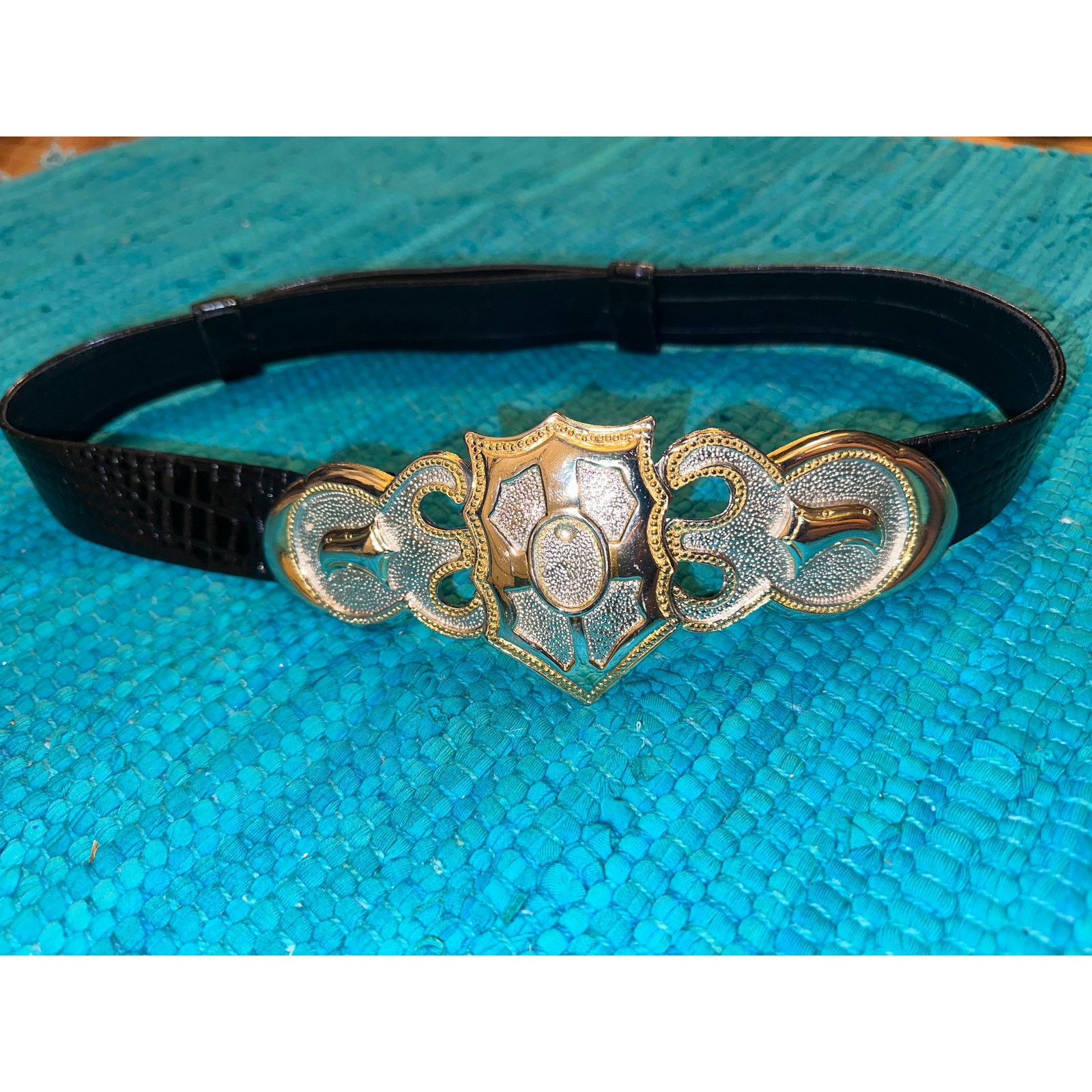 Alexis Kirk leather belt with 2 tone buckle appears to be a dark green Designer Alexis Kirk Belt Snakeskin With Big Goldtone  main image 2