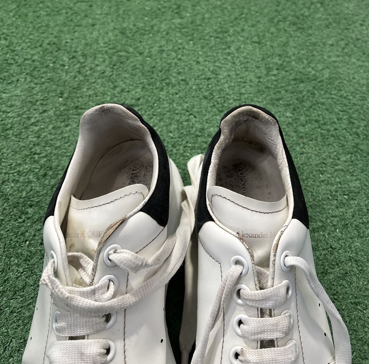 Alexander McQueen Alexander McQueen Sneakers White Leather Shoes Size US 10.5 / IT 40.5 - 8 Thumbnail