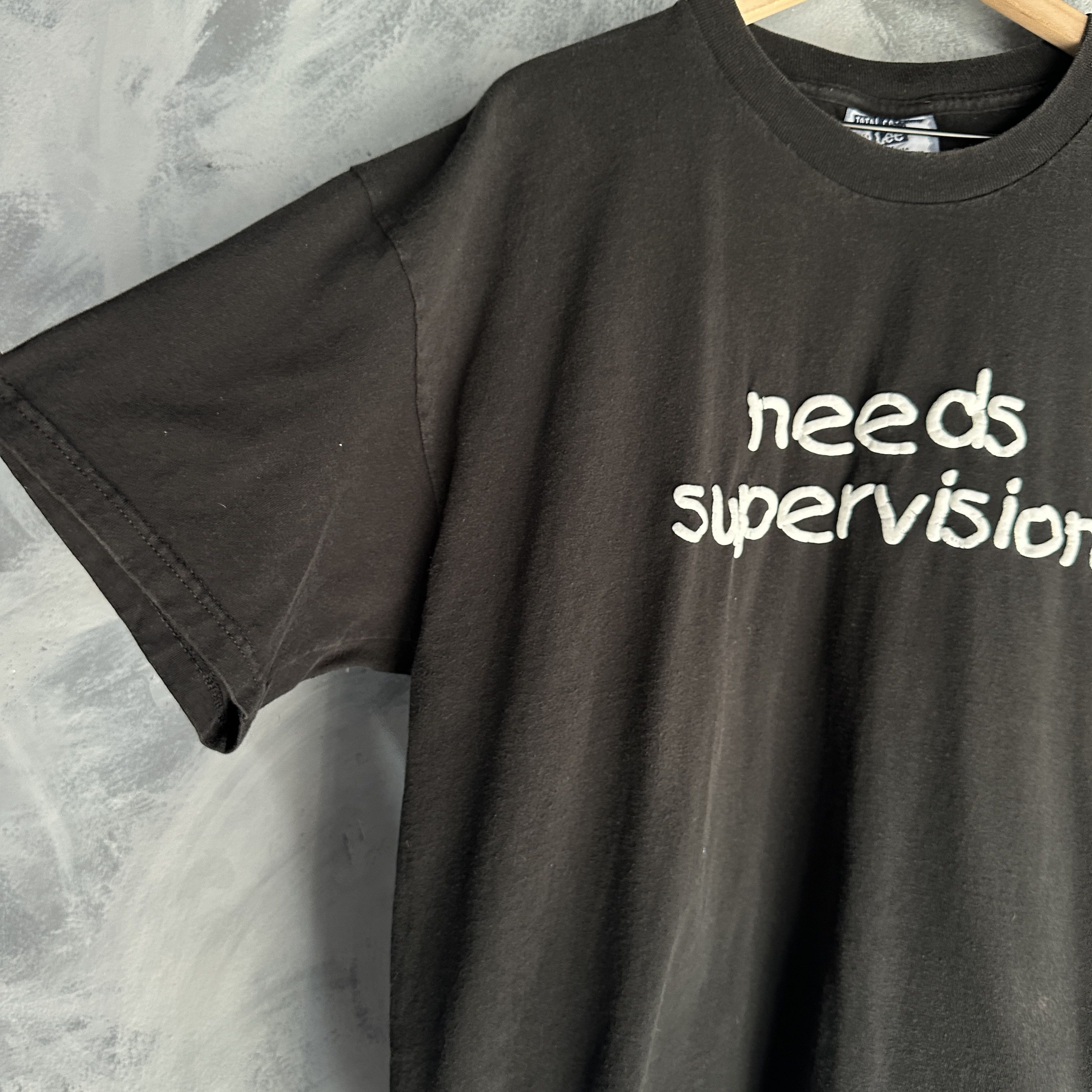 Lee Vtg Needs Supervision T Shirt Black Funny Joke Puff Print Size US XL / EU 56 / 4 - 3 Thumbnail