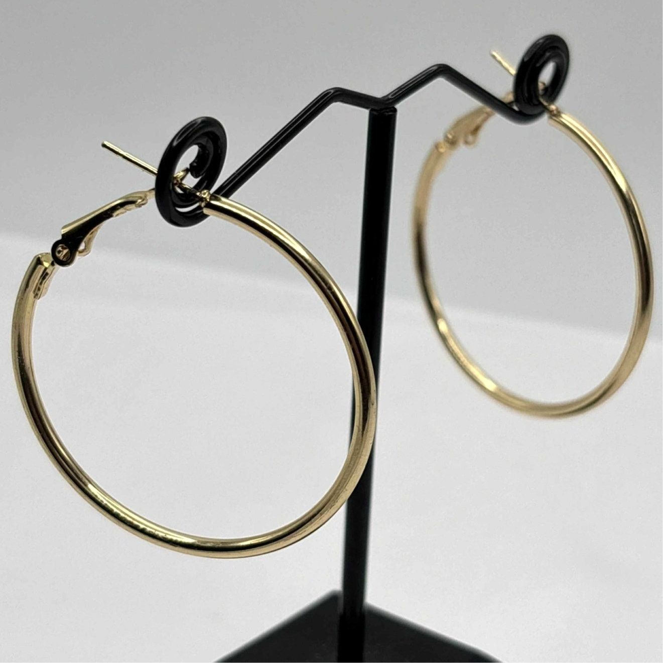 Other Y2K Gold Earrings Size ONE SIZE - 2 Thumbnail