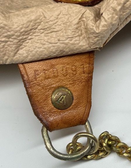 Louis Vuitton Authentic LOUIS VUITTON Bucket Bag Size ONE SIZE - 22 Thumbnail