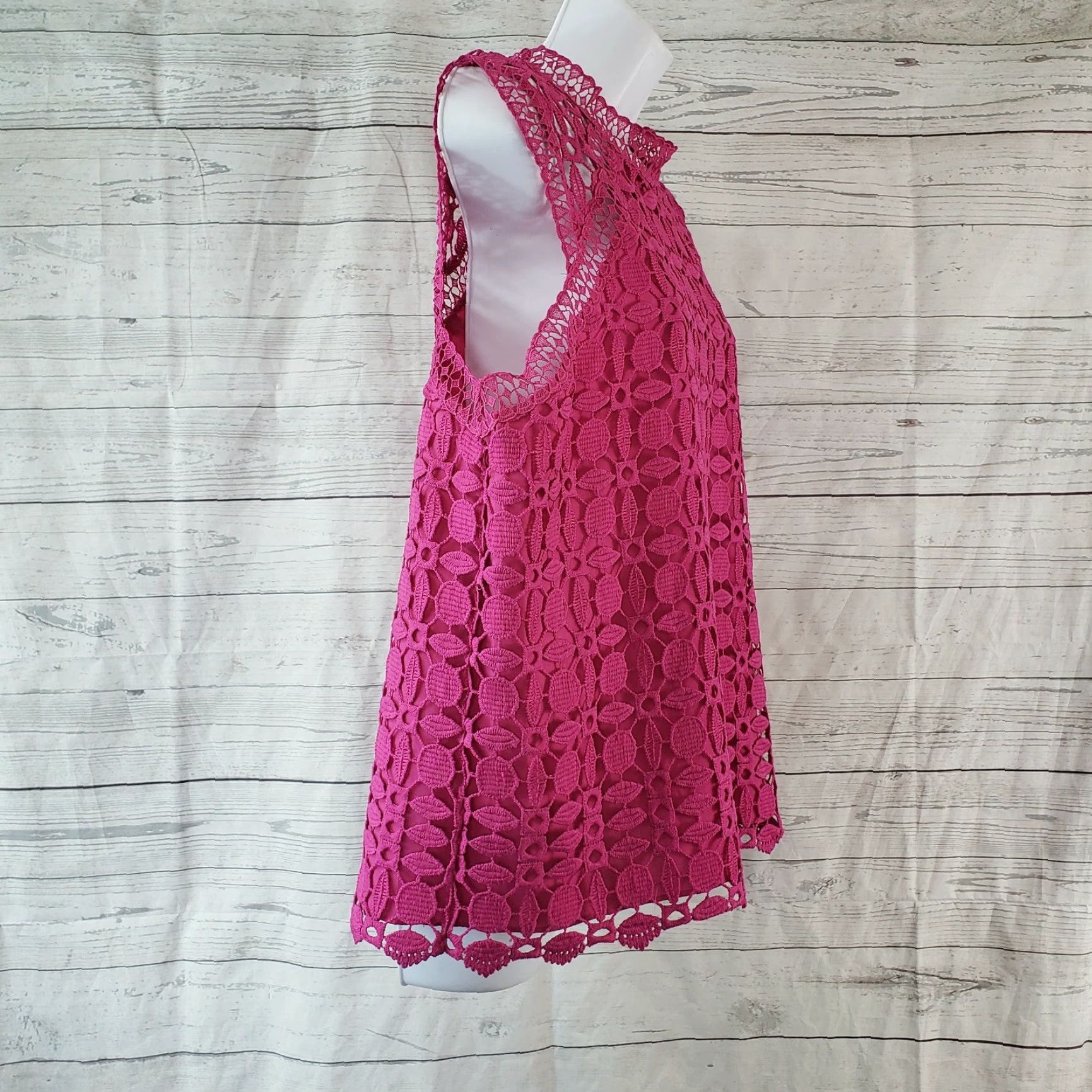 Laundry by Shelli Segal Laundry by Shelli Segal Womens Top Sleeveless Pink Crochet Lace Overlay 16 Blouse Shirt Adult Womens Size XXL / US 16-18 / IT 52-54 - 3 Thumbnail