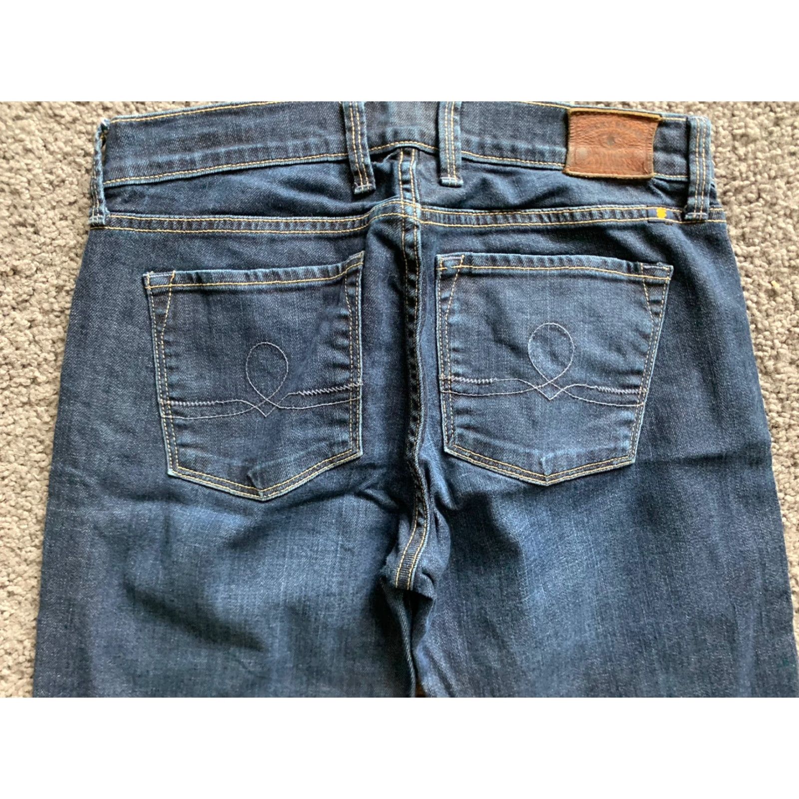 Lucky Brand Lucky Brand Sofia Capri Jean's Women's 4x27 Dark Blue Nice EUC Size 27" / US 4 / IT 40 - 2 Thumbnail