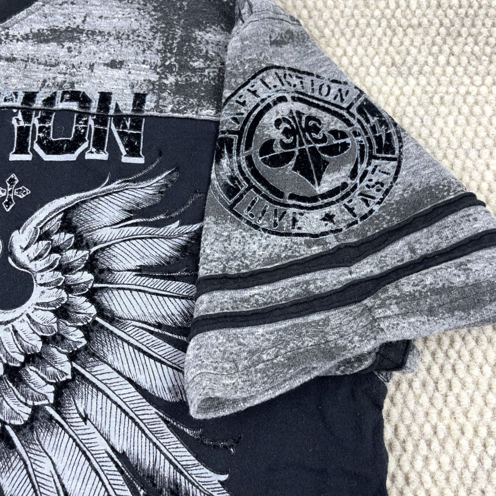 Affliction Affliction Shirt Men XL Black Gray Tee Live Fast MMA Eagle Shield Retro Faded Short Sleeve Crew Neck T-Shirt Mens USA Gothic Grunge Skull Tattoo Size US XL / EU 56 / 4 - 5 Thumbnail
