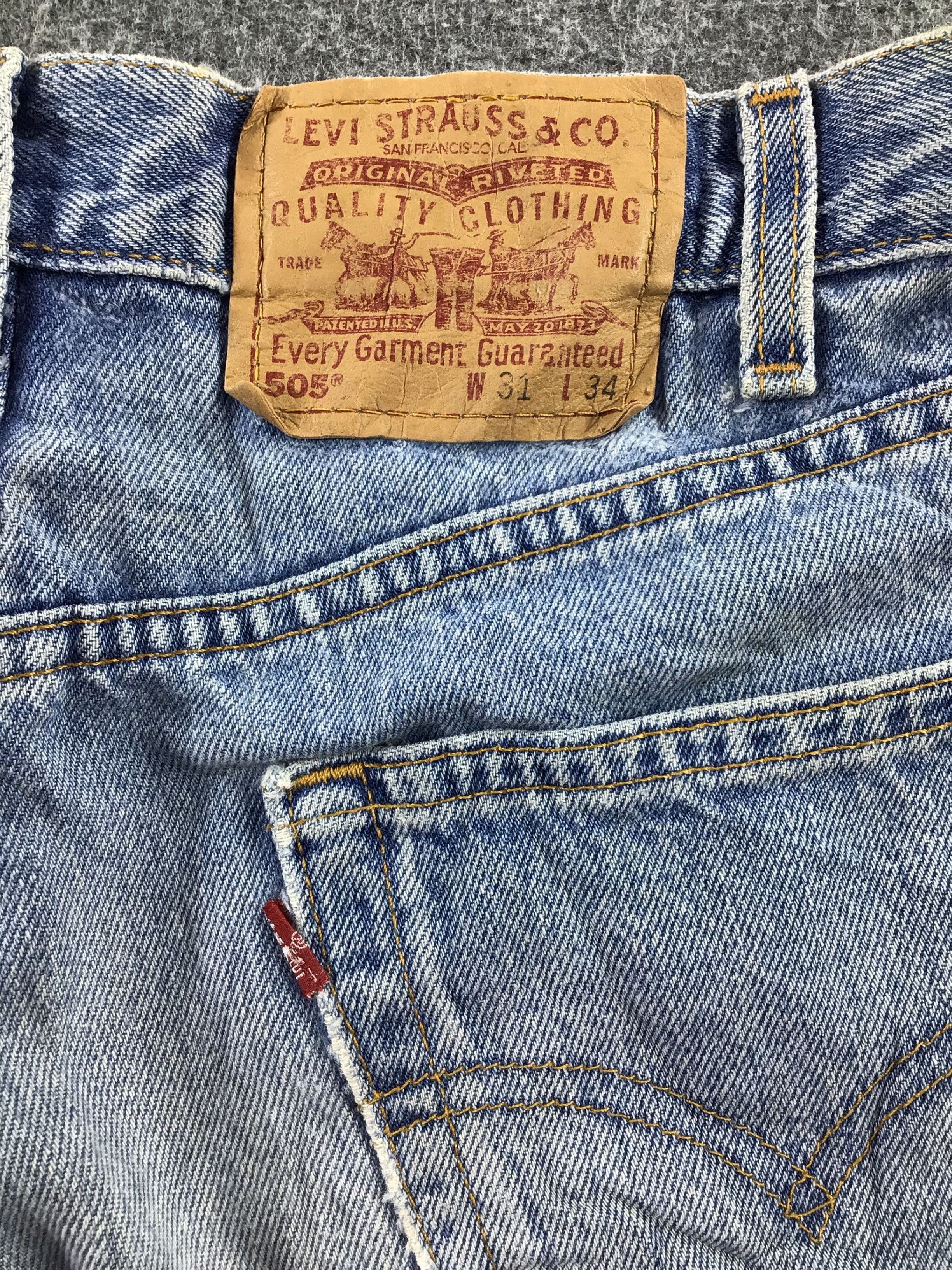 Levi's Vintage Levis 505 Jeans Medium Wash Denim KJ225 Size US 31 - 5 Thumbnail