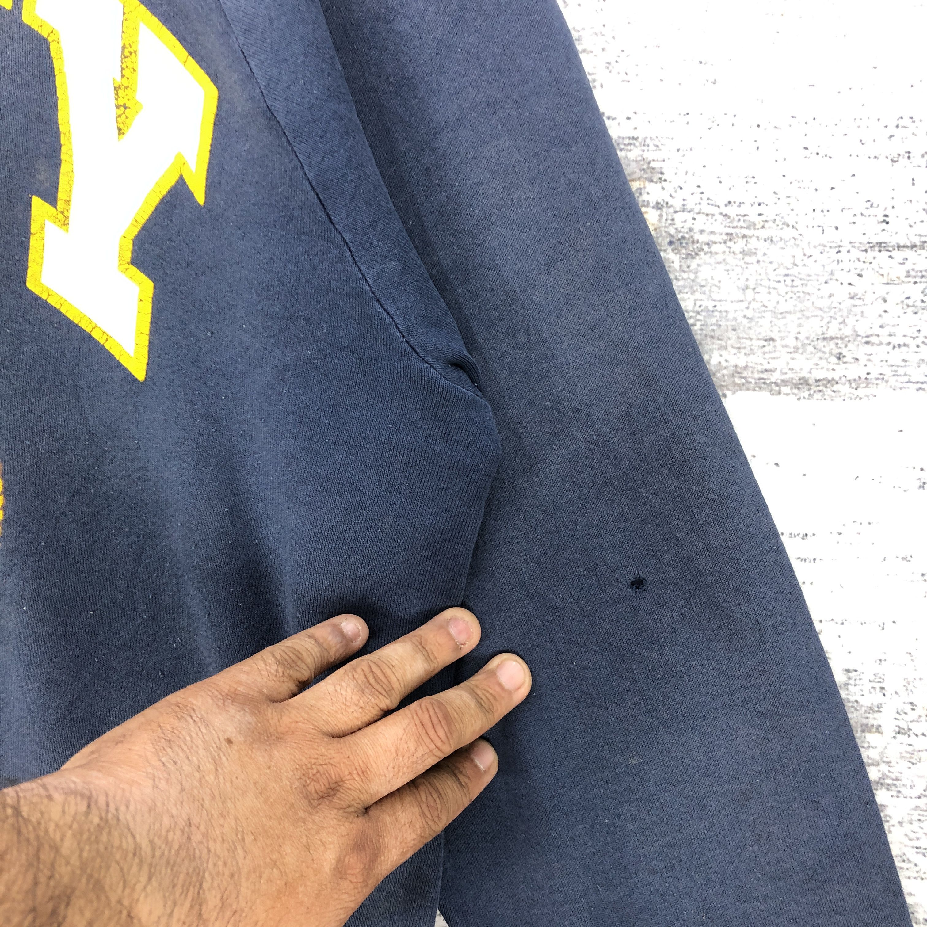 Vintage Vintage 90's Navy Sweatshirt Navy USA Sweater Jumper Size US L / EU 52-54 / 3 - 6 Thumbnail