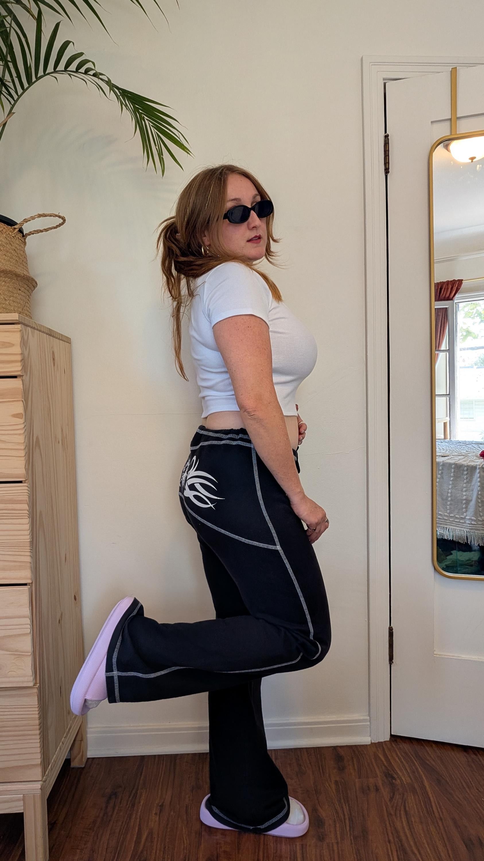 Vintage 90s/Y2K Black Low Rise Flared Yoga Pants Yin Yang Tribal Size 34" / US 12 / IT 48 - 10 Thumbnail