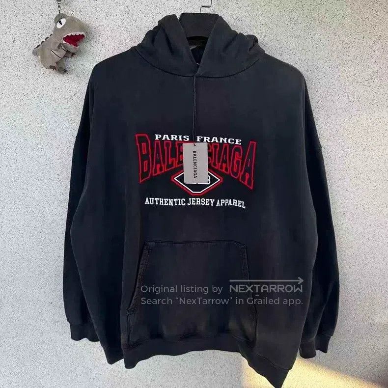 Balenciaga Balenciaga Bat Sweater Size US XXS / EU 40 - 1 Thumbnail