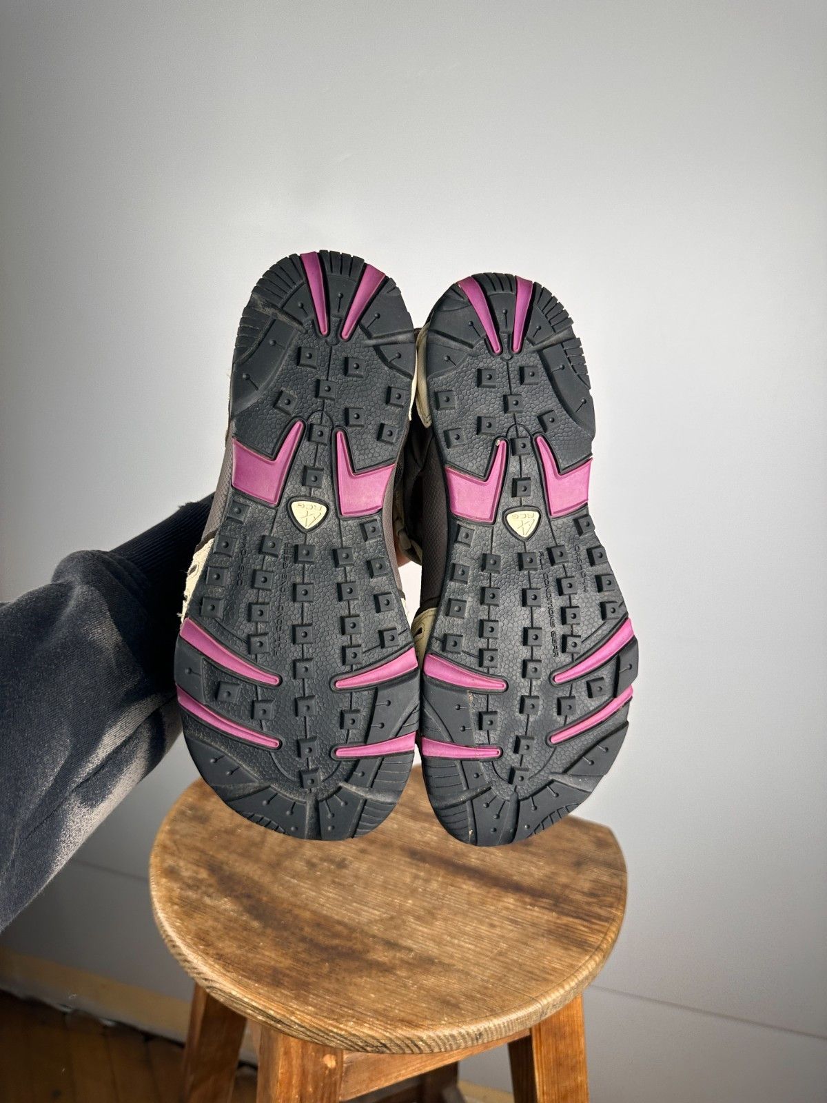 Nike ACG Nike ACG women’s sandals white pink size US9 UK8.5 EUR40.5 Size US 9 / IT 39 - 7 Thumbnail