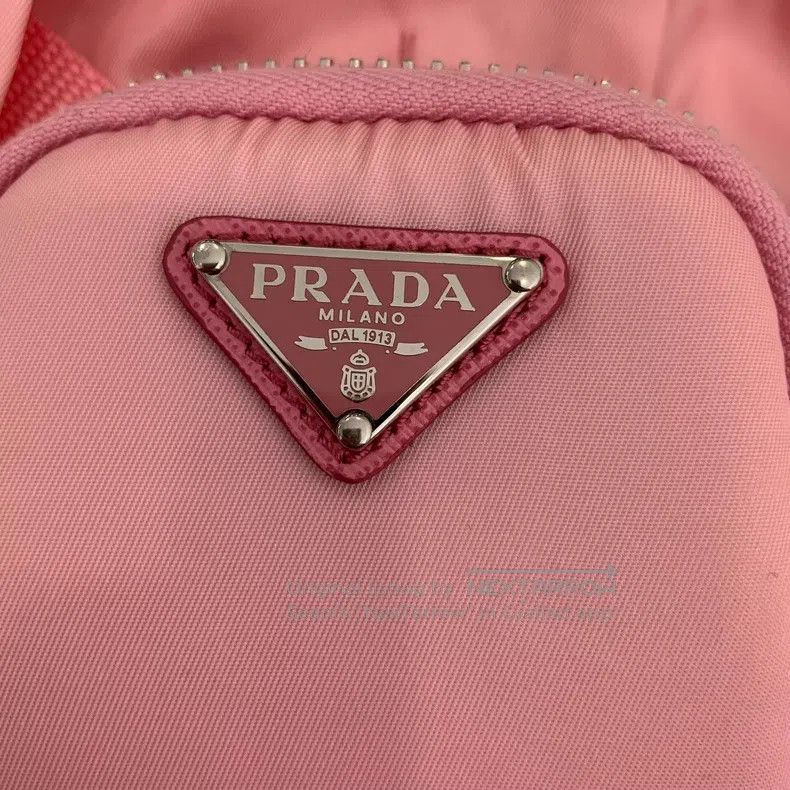 Prada Prada Pink triangle waist bag casual shorts Size 25" / US 0 / IT 36 - 5 Thumbnail