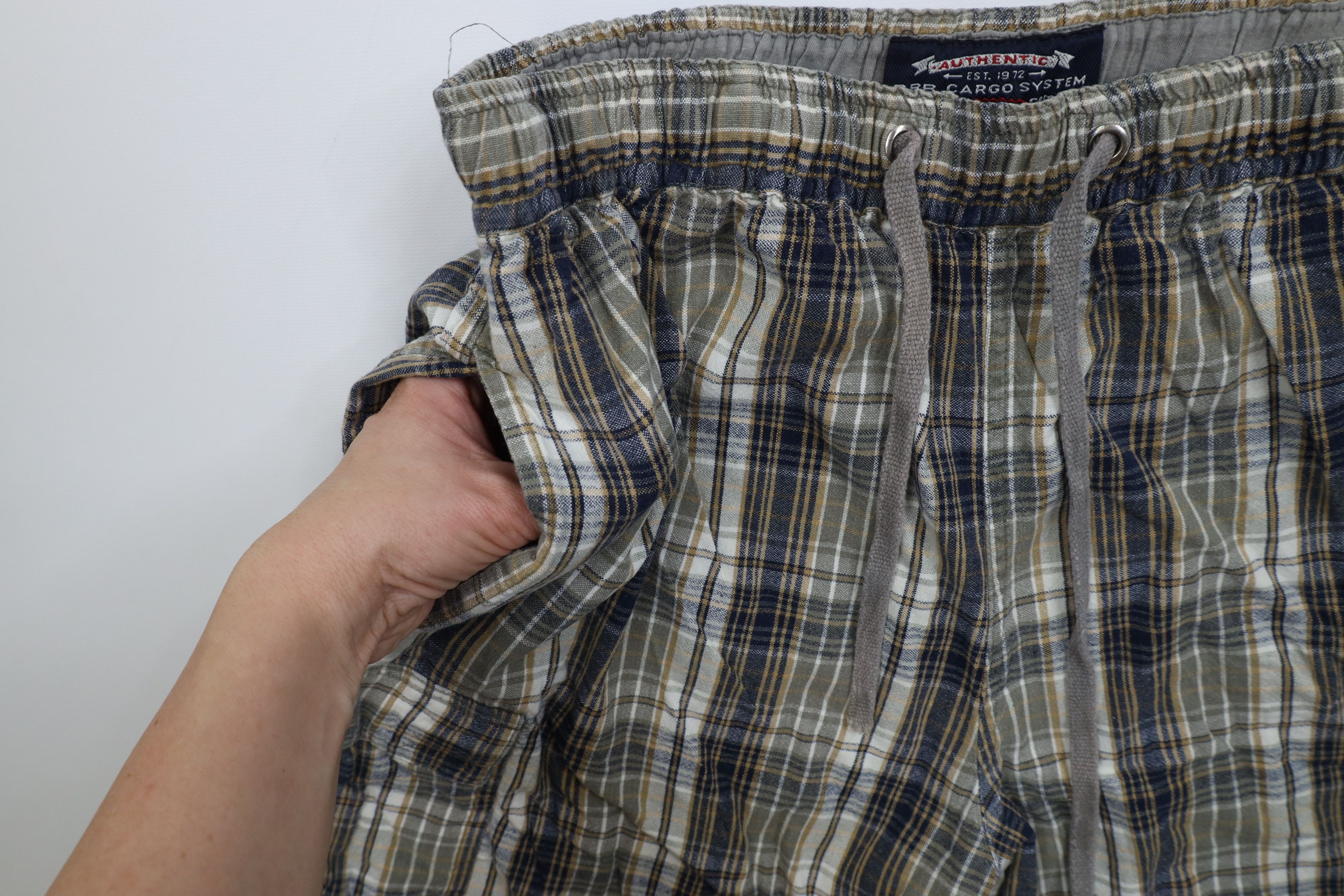 Vintage Vintage 90s Y2K Streetwear Above Knee Cargo Shorts Plaid Size US 34 / EU 50 - 5 Thumbnail
