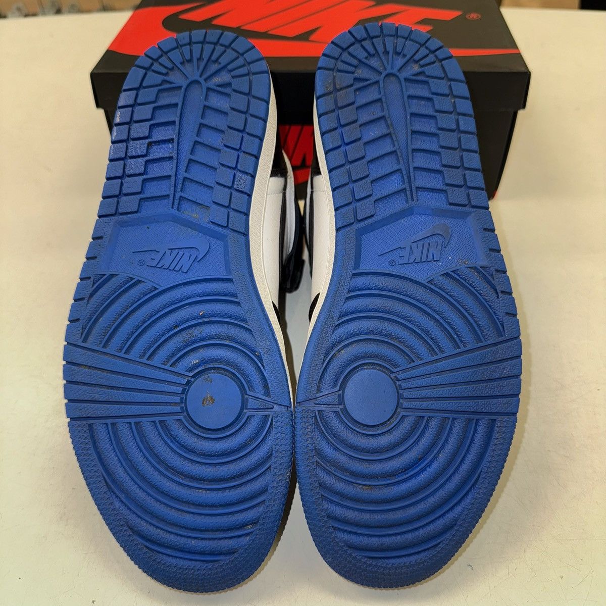 Jordan Brand Size 9.5 - Jordan 1 Retro OG High Royal Toe - 555088-041 Size US 9.5 / EU 42-43 - 5 Thumbnail