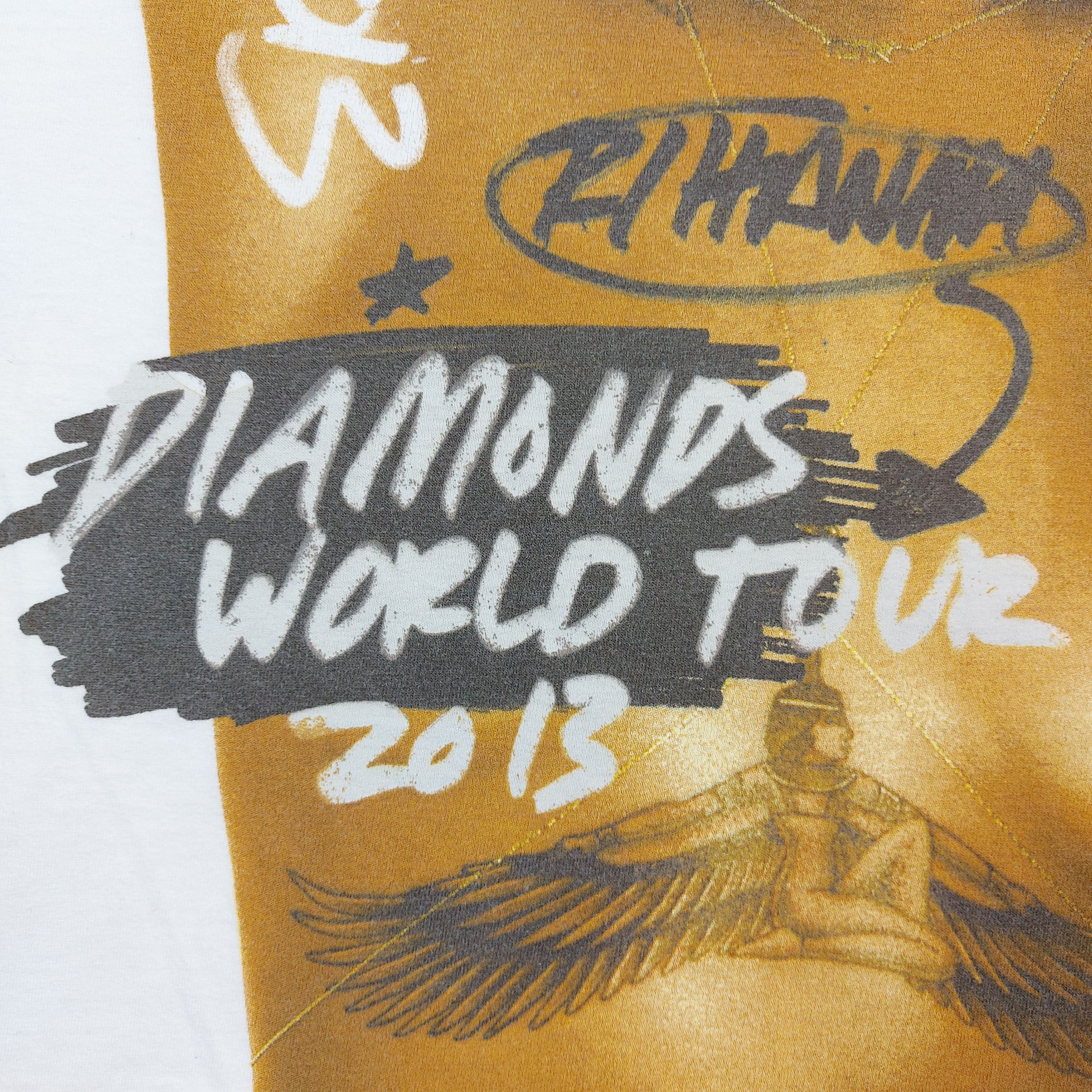 Band Tees Authentic 2013 Rihanna Diamonds World Tour Double-Sided TEE Size US S / EU 44-46 / 1 - 7 Thumbnail