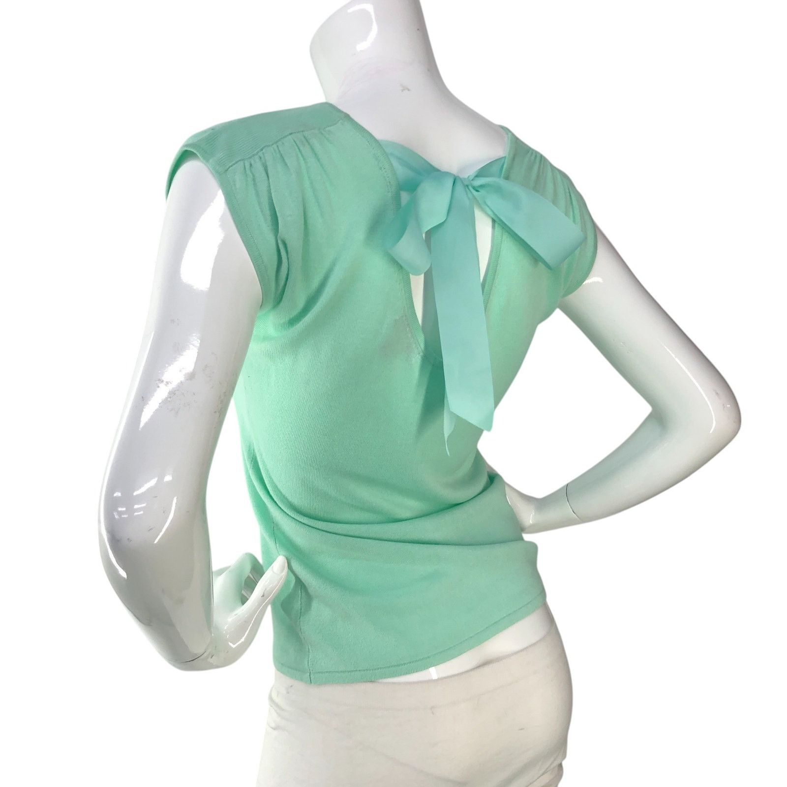 Lilly Pulitzer Lilly Pulitzer Size XS T Shirt Top Tie Back V Neck TINY FLAW Size XS / US 0-2 / IT 36-38 - 6 Thumbnail