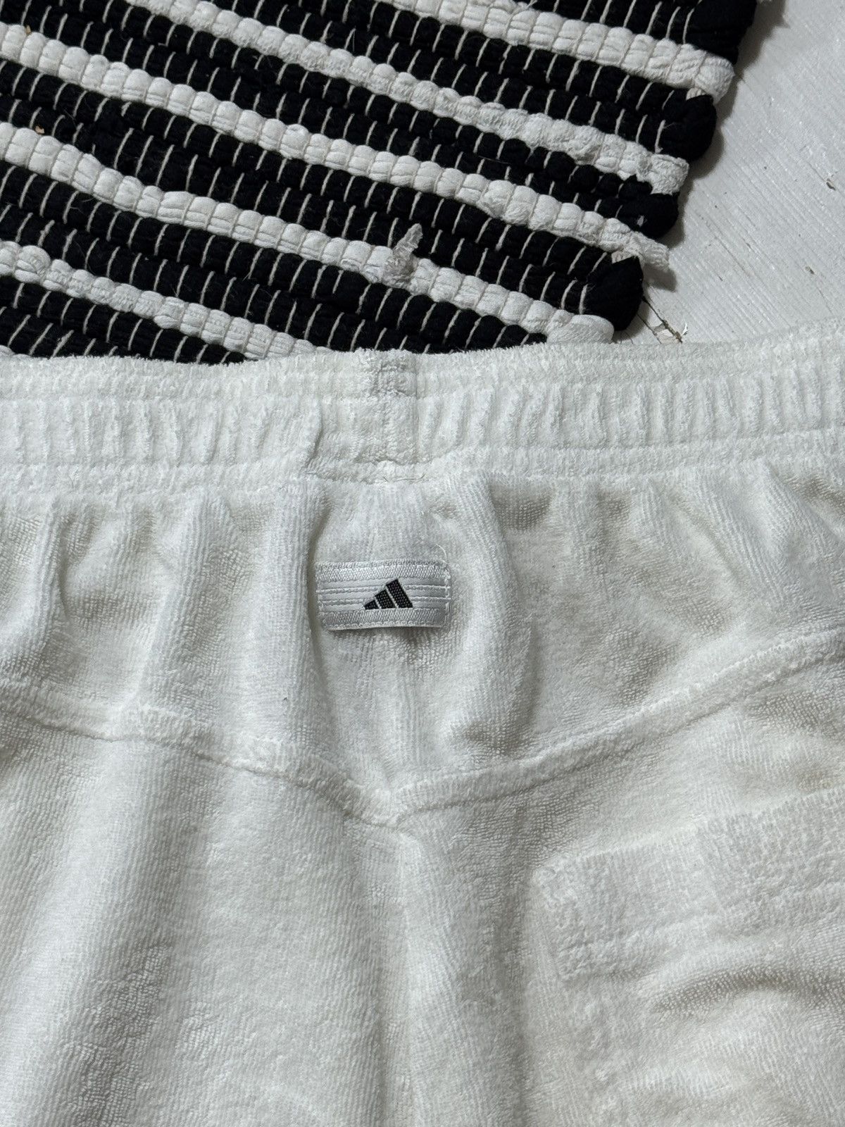 Adidas VINTAGE ADIDAS PLUSH Y2K SHORTS Size 30" / US 8 / IT 44 - 9 Thumbnail