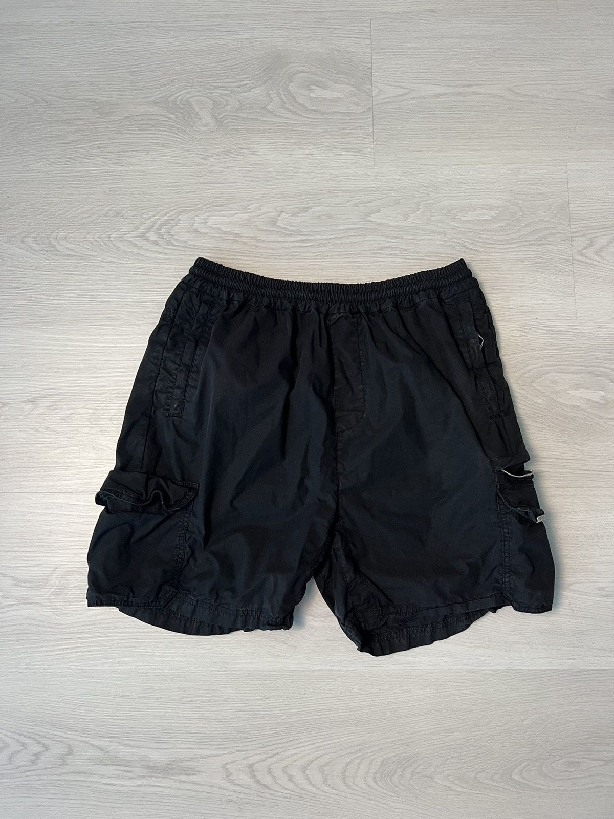 Represent Clo. Represent Black Cargo Short Size US 34 / EU 50 - 1 Thumbnail