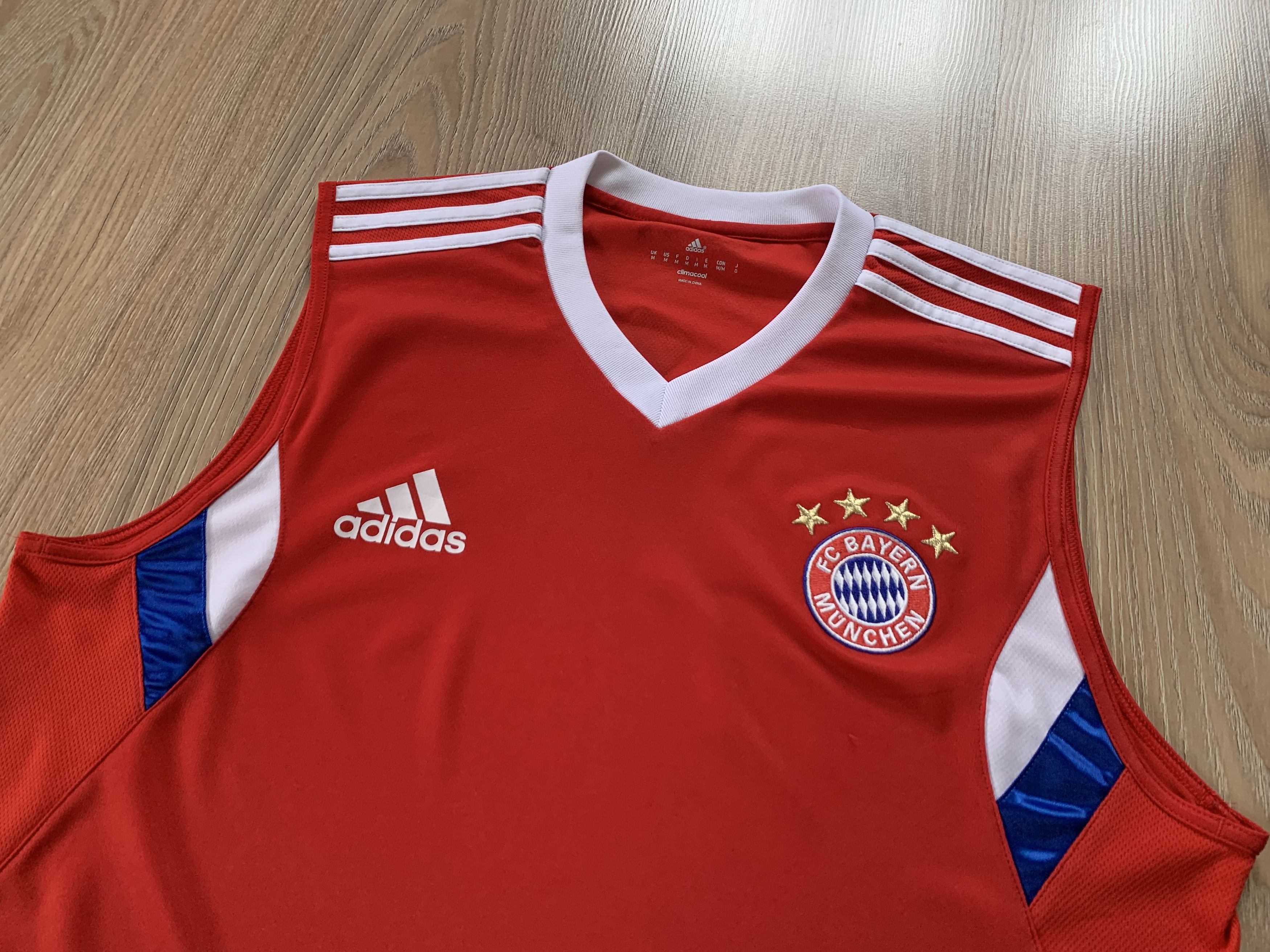 Vintage Adidas FC Bayern Munchen Sleeveless T Shirt Size US M / EU 48-50 / 2 - 4 Thumbnail