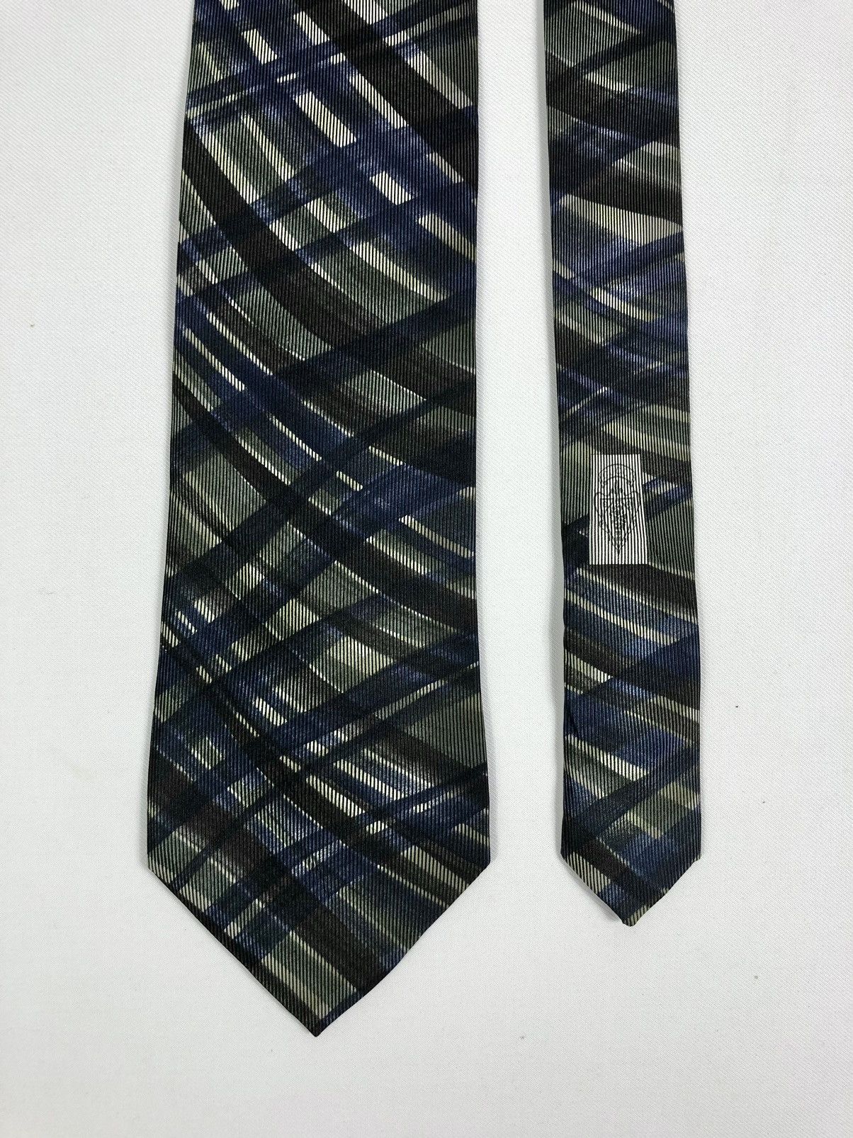 Gucci Rare Gucci Abstract Silk Tie Made in Italy Size ONE SIZE - 3 Thumbnail