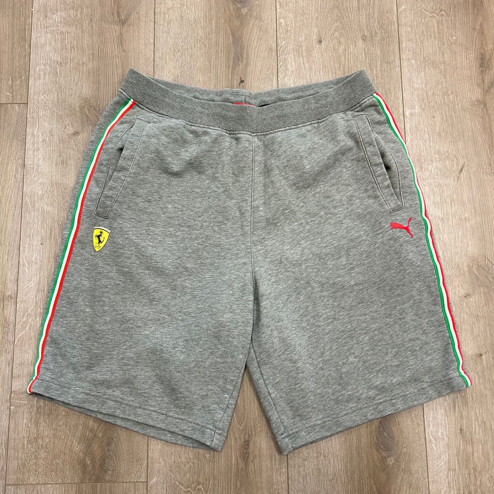 Puma Puma Scuderia Ferrari Race Gray sweatshorts size XL B9 Size US 30 / EU 46 - 1 Thumbnail
