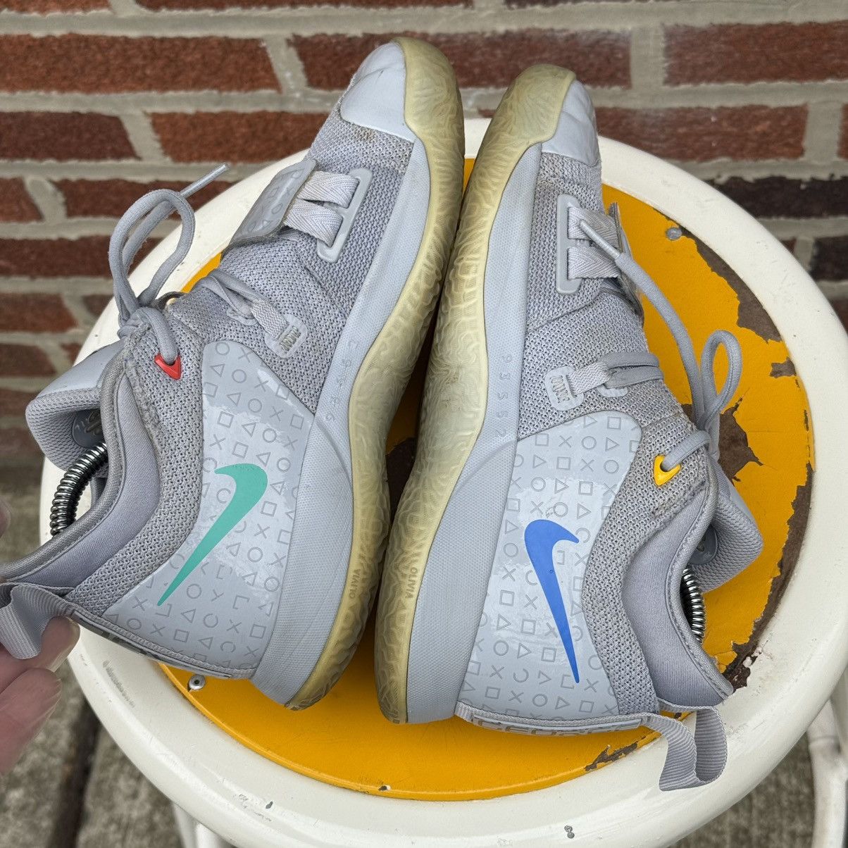Nike × Playstation × Vintage Nike PG 2.5 x PlayStation Grey Sneakers Size 6Y Size US 6 / EU 39 - 12 Thumbnail