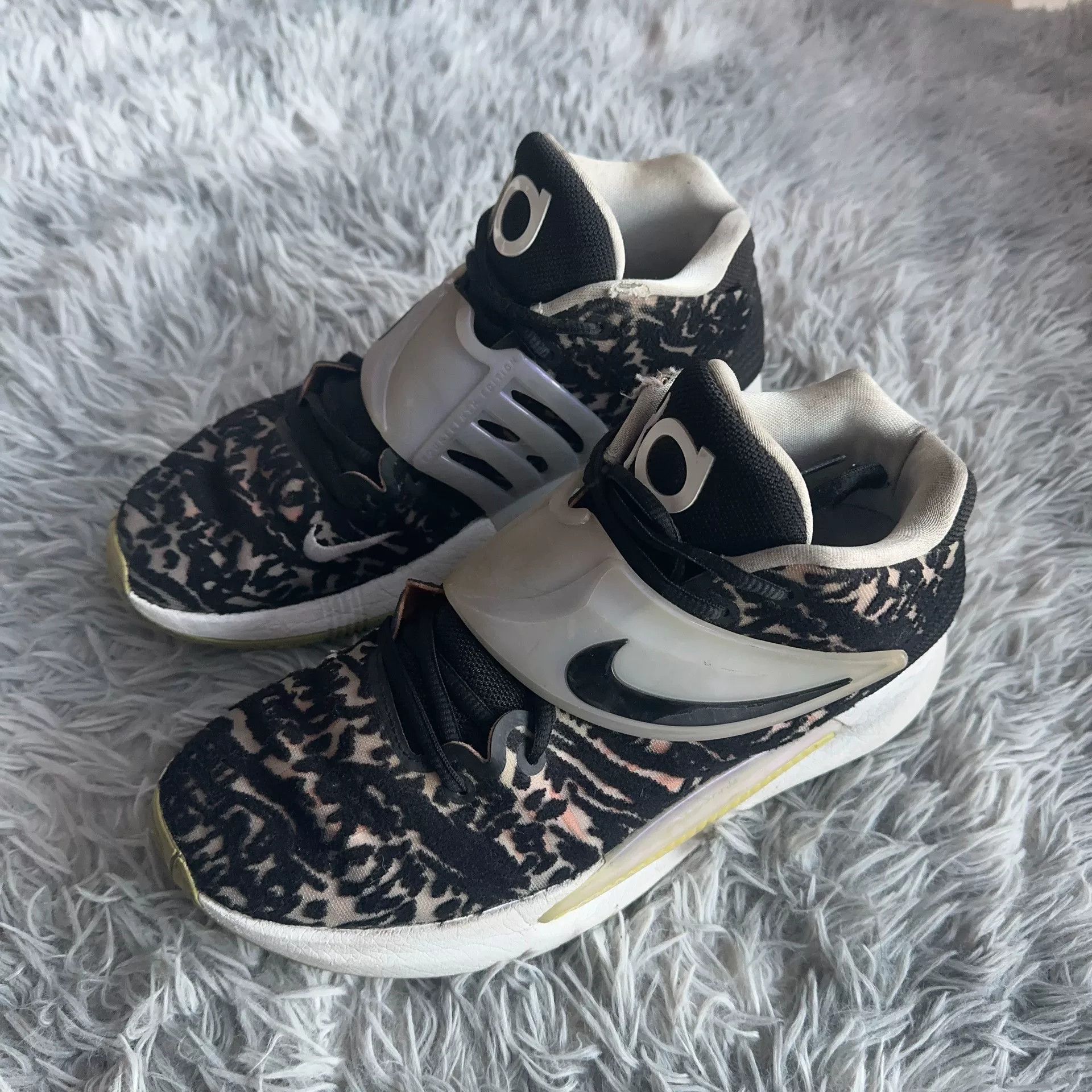 Nike Nike Lowtop Sneakers 42.5 Men Size US 9.5 / EU 42-43 - 1 Thumbnail