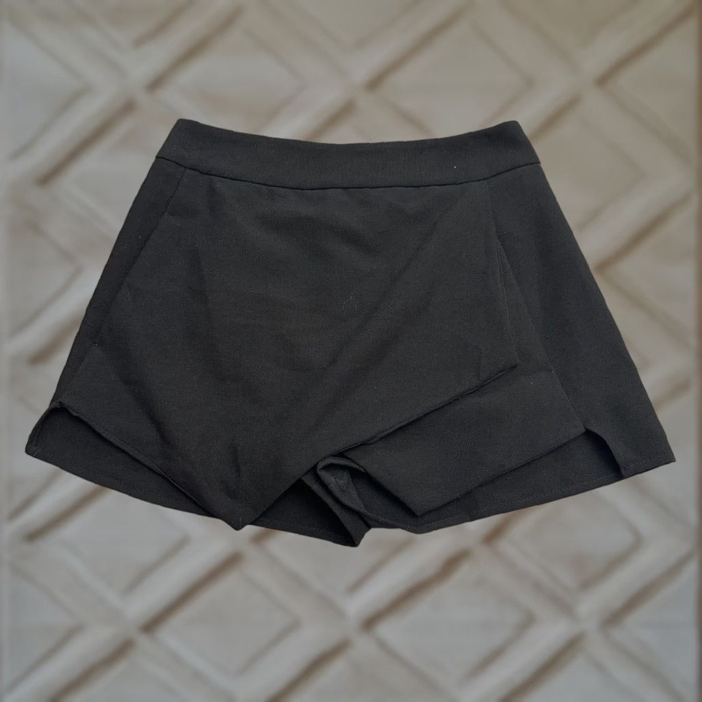 AQUA Aqua Skort Shorts Womens Small Black High Rise Stretch Casual Size 28" / US 6 / IT 42 - 1 Thumbnail