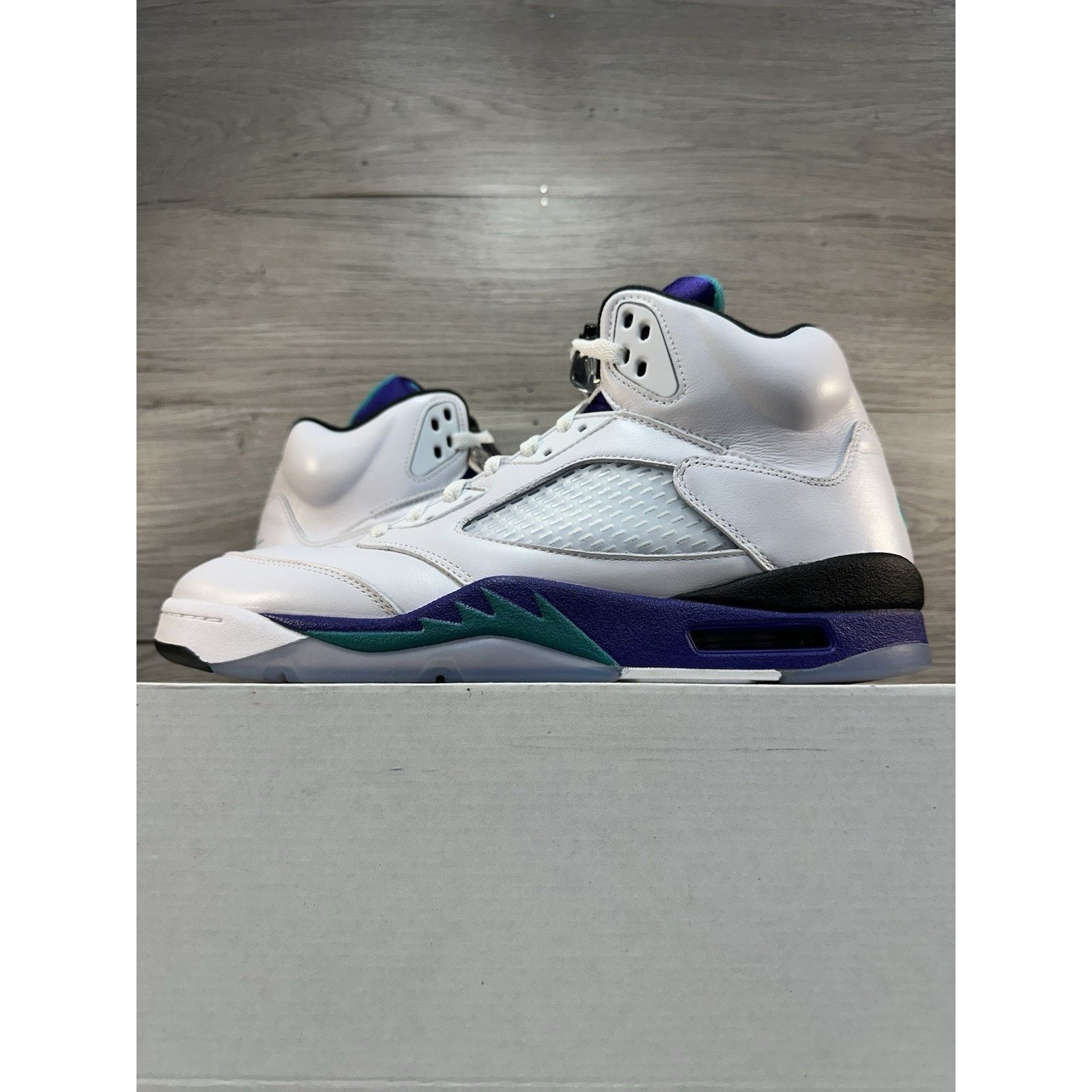 Jordan Brand Air Jordan 5 Retro Grape 2025 - Size 12 Size US 12 / EU 45 - 1 Thumbnail