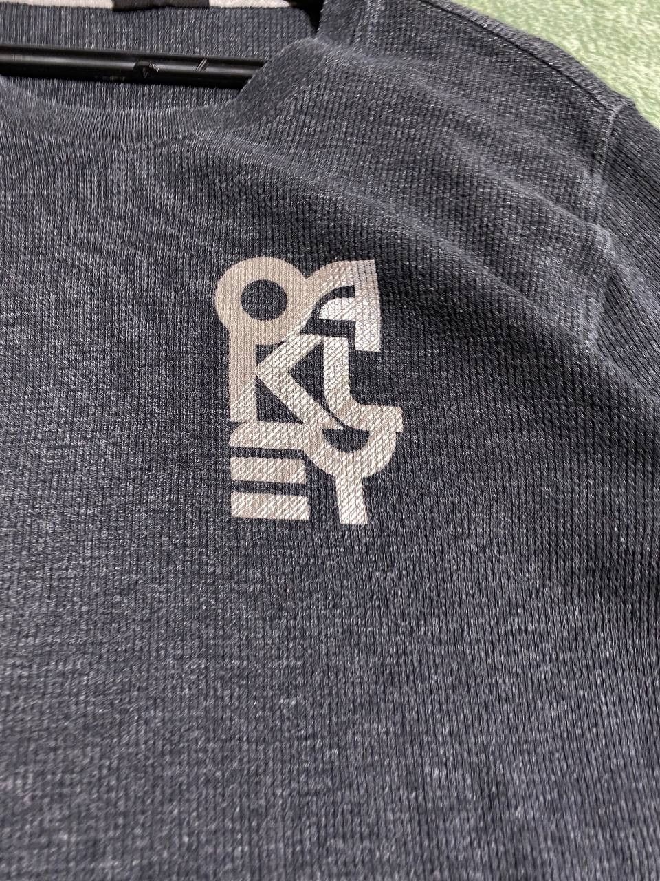 Oakley × Vintage Oakley vintage 2000s central logo sweatshirts Liter big logo Size US S / EU 44-46 / 1 - 10 Thumbnail