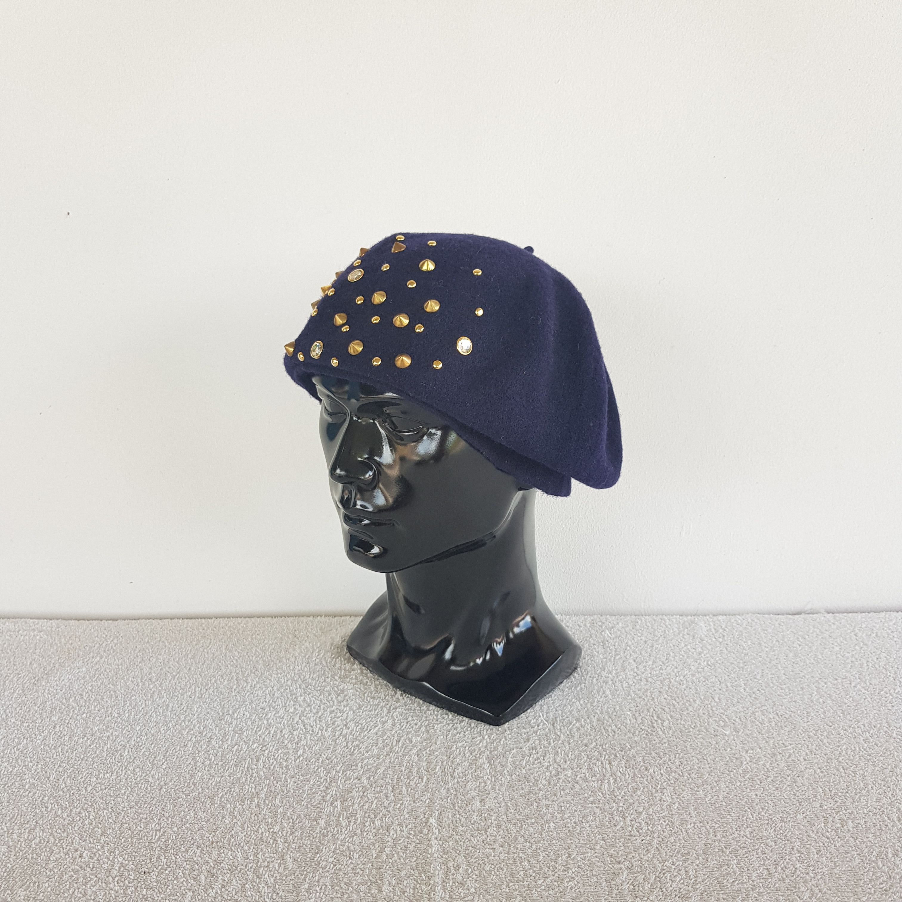 Japanese Brand × Other Vintage Japanese Bling Bling Beret Beanie Snow Caps Hats. Size ONE SIZE - 1 Thumbnail