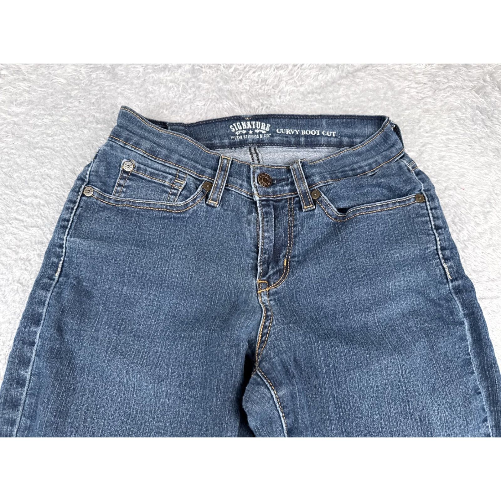 Levi's Levi's Women's Jeans Bootcut 24 Inseam Blue Denim Mid Rise Stretch Pockets 2010s Casual Fall Winter Womens Size 42" / US 20 - 4 Thumbnail