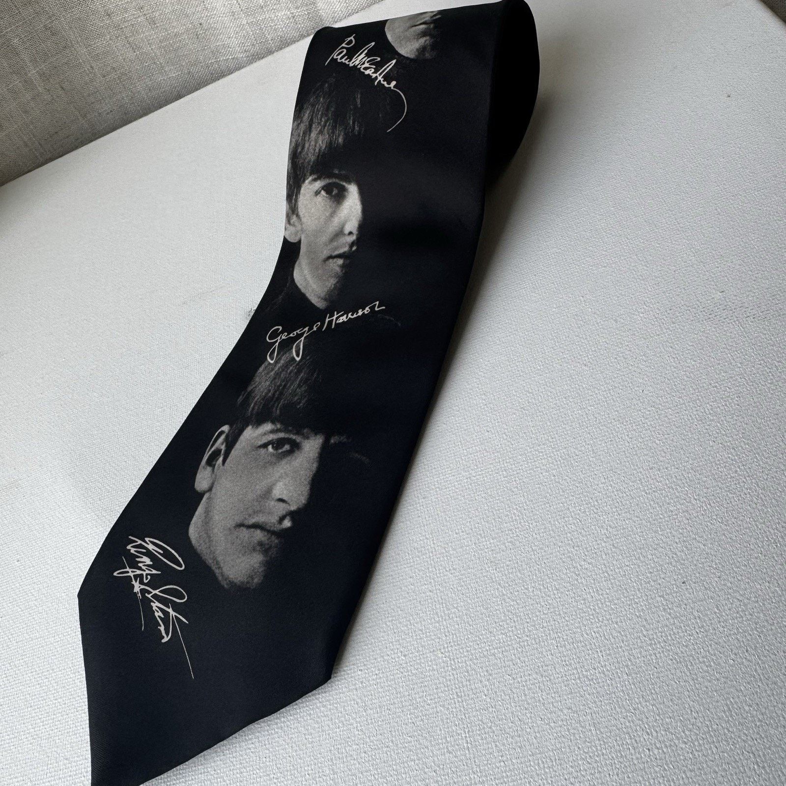 Ralph Marlin Ralph Marlin x The Beatles “Signatures” Tie — Vintage 1990s Size ONE SIZE - 9 Thumbnail