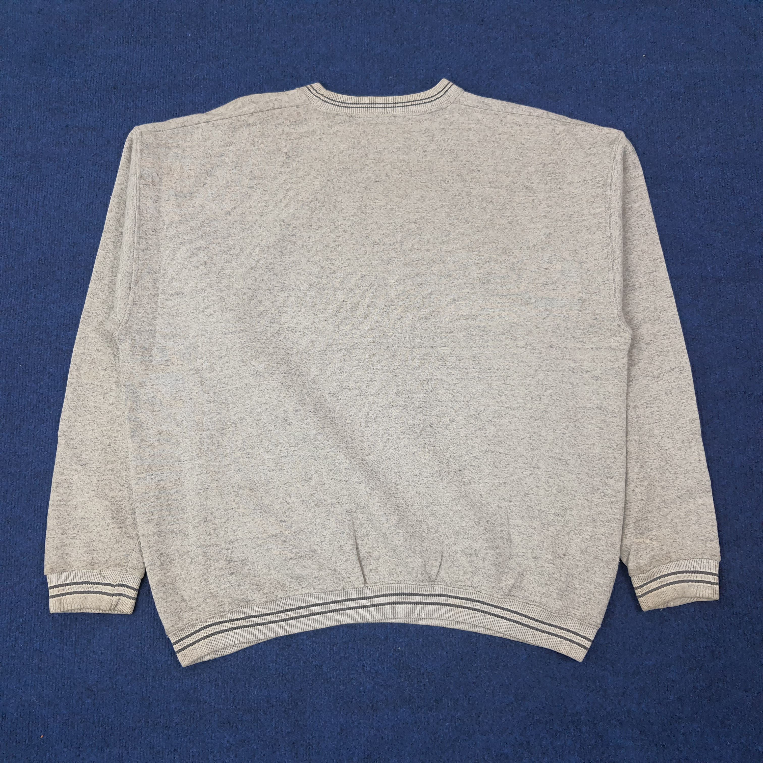 Disney Vintage Disney Mickey Mouse Sweatshirt C236N9 Size US L / EU 52-54 / 3 - 4 Thumbnail