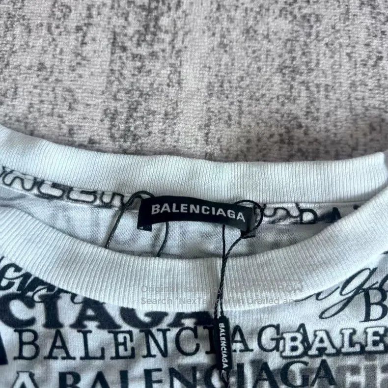 Balenciaga Balenciaga White barrage full of printed long sleeves Size US S / EU 44-46 / 1 - 3 Thumbnail