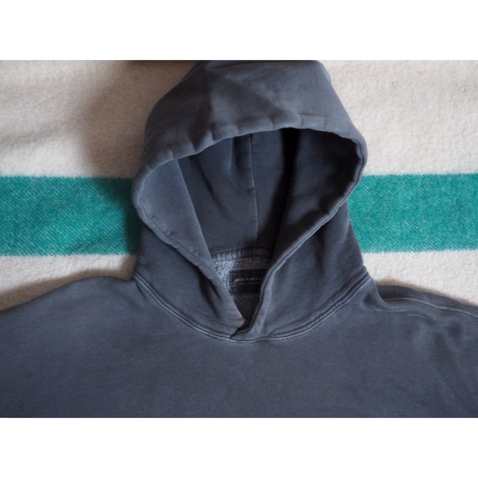 Abercrombie & Fitch VTG Abercrombie & Fitch Hoodie Pullover Hoodie S Men Gray Faded Baggy Essential Hooded Sweatshirt Crew Neck Winter 2000s Size US S / EU 44-46 / 1 - 2 Thumbnail