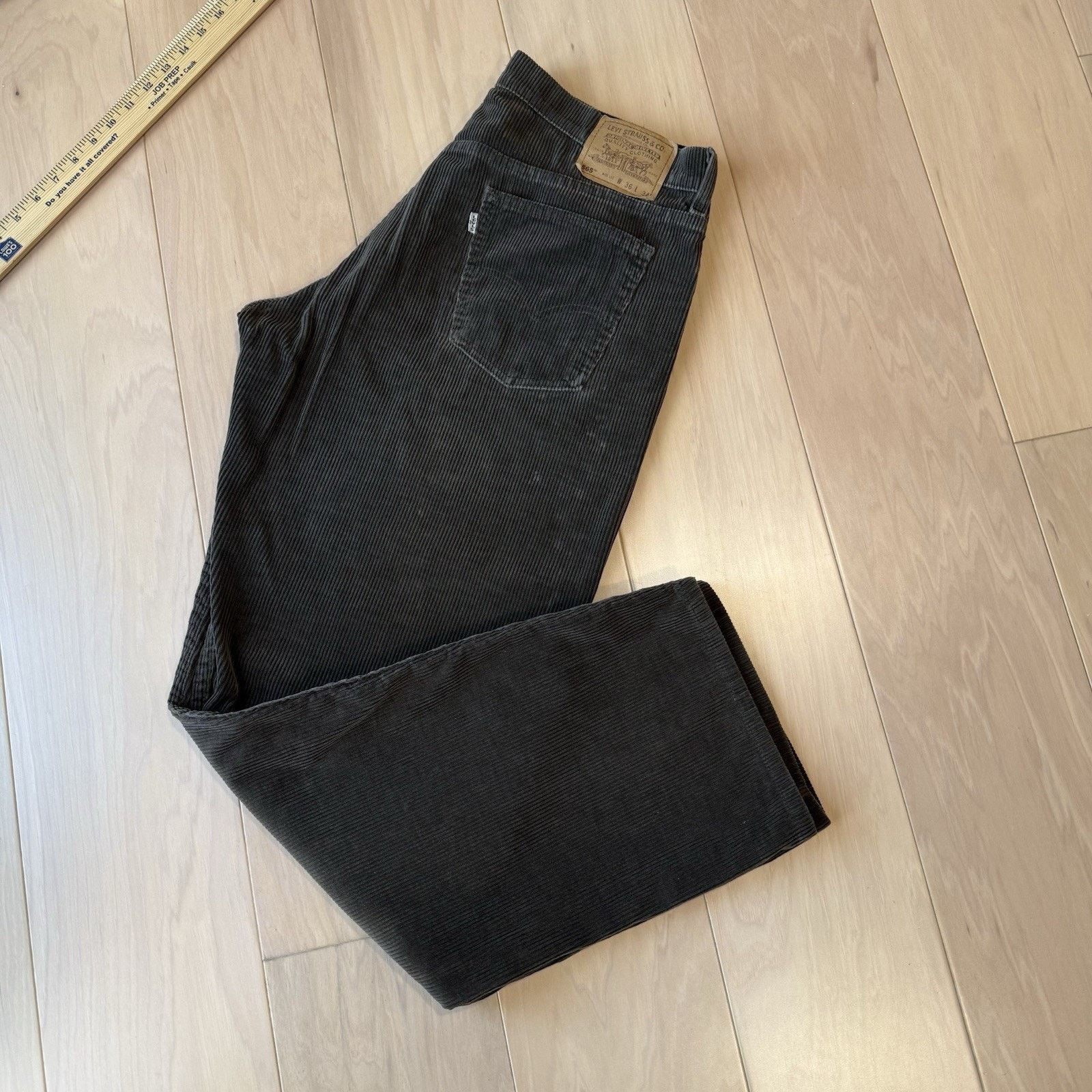 Levi's Vintage Levis 565 Corduroy Pants 36 Brown 90s Made in USA Size US 36 / EU 52 - 12 Thumbnail