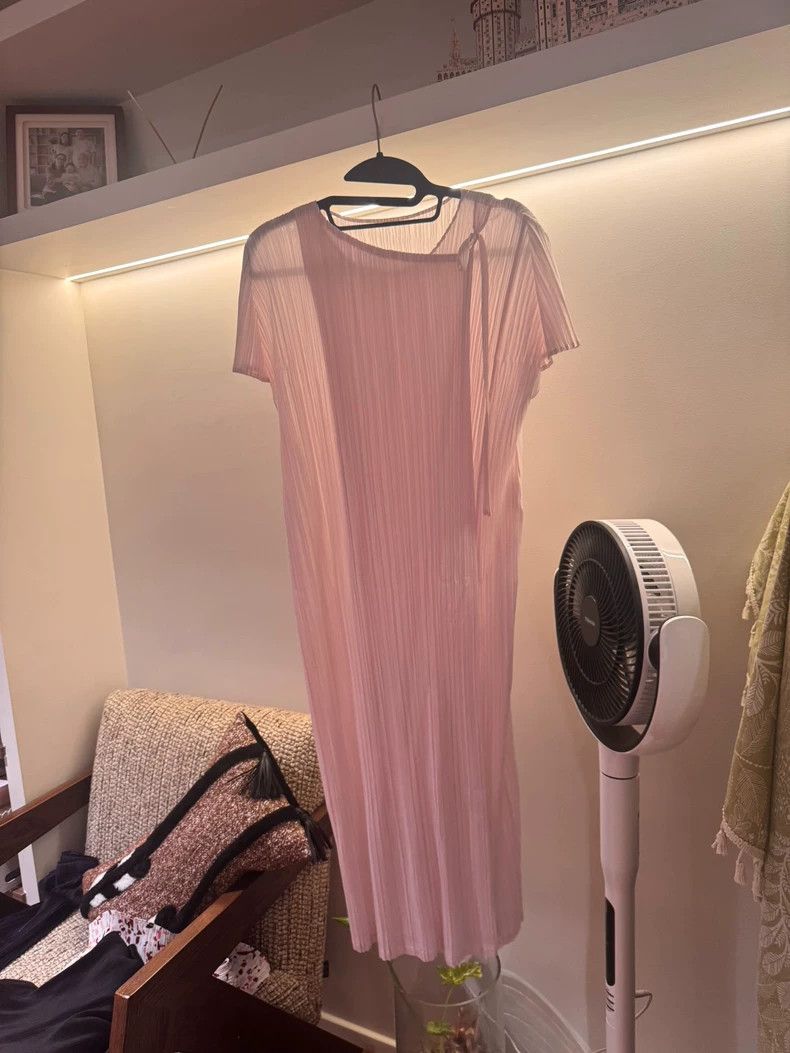 Issey Miyake Issey Miyake size:2 Pink pleated dress Size XS / US 0-2 / IT 36-38 - 1 Thumbnail