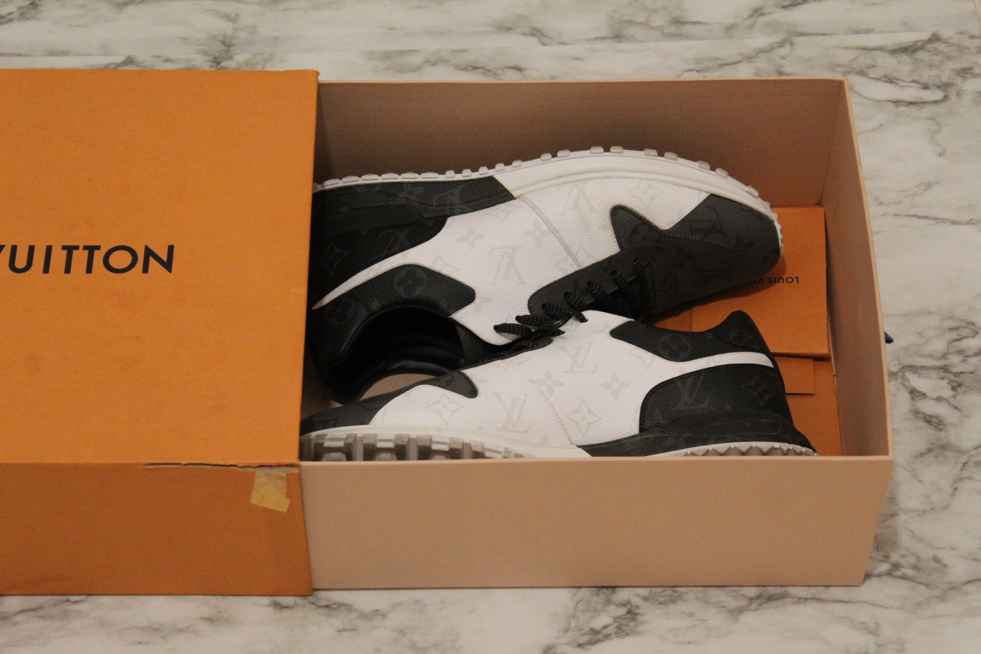 Louis Vuitton Men’s Louis Vuitton Run Away Sneaker size 9 - USA 10 Size US 10 / EU 43 - 7 Thumbnail