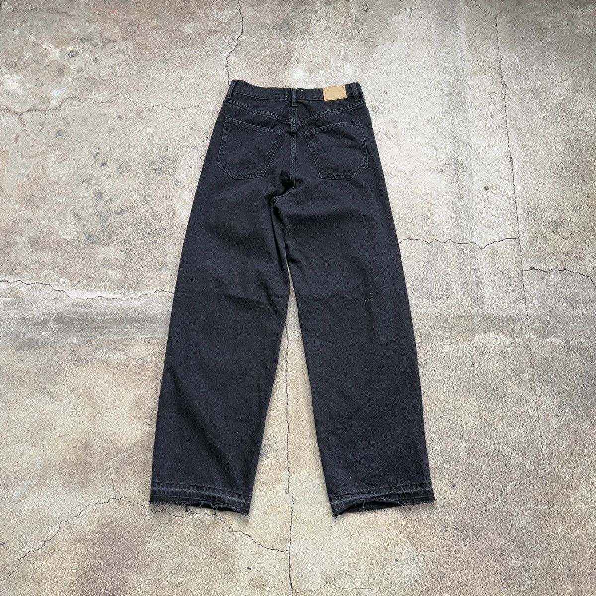 Weekday Weekday Astro Baggy Open Knee Jeans Opium Size 25" / US 0 / IT 36 - 2 Thumbnail