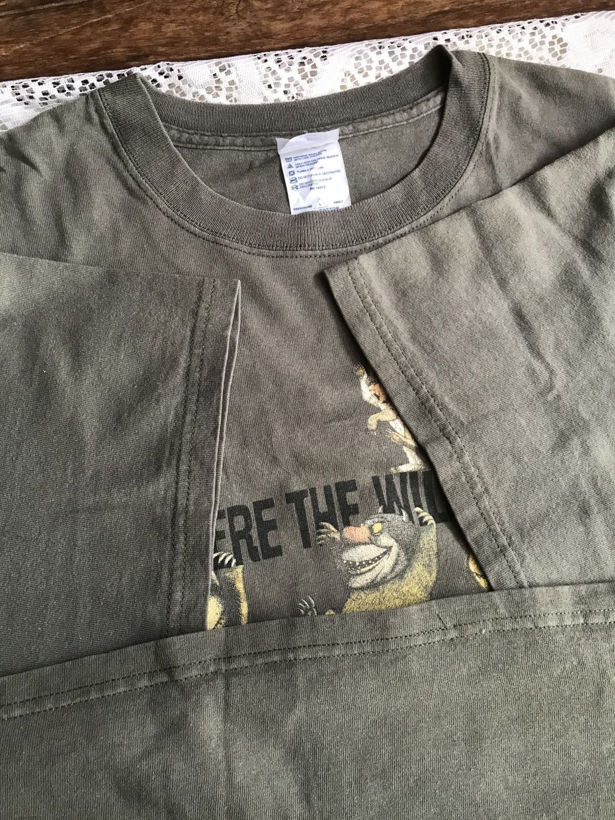 Delta × Vintage Where The Wild Things Are Movie Size US L / EU 52-54 / 3 - 5 Thumbnail