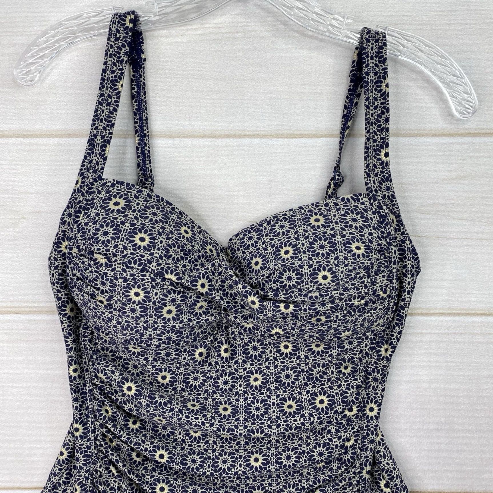 Vintage Nip Tuck One Piece Swimsuit Women’s Sz S Blue Floral Built-In Bra, Tummy Control, Spaghetti Strap, Adjustable Straps Size ONE SIZE - 2 Thumbnail