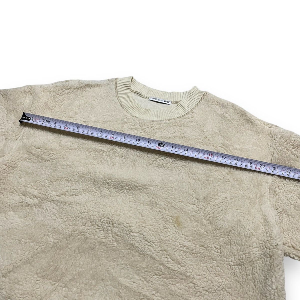 JW Anderson × Uniqlo Jwandwrson Fleece Sweatshirt Beige Colour Size US L / EU 52-54 / 3 - 9 Thumbnail